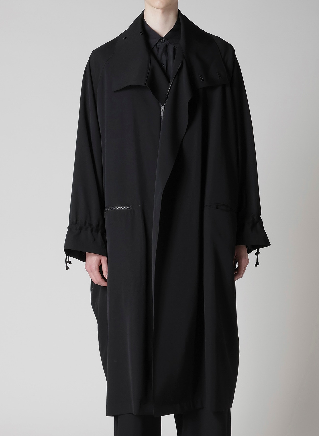 WOOL GABARDINE CROSS SHAPED ZIPPER COAT