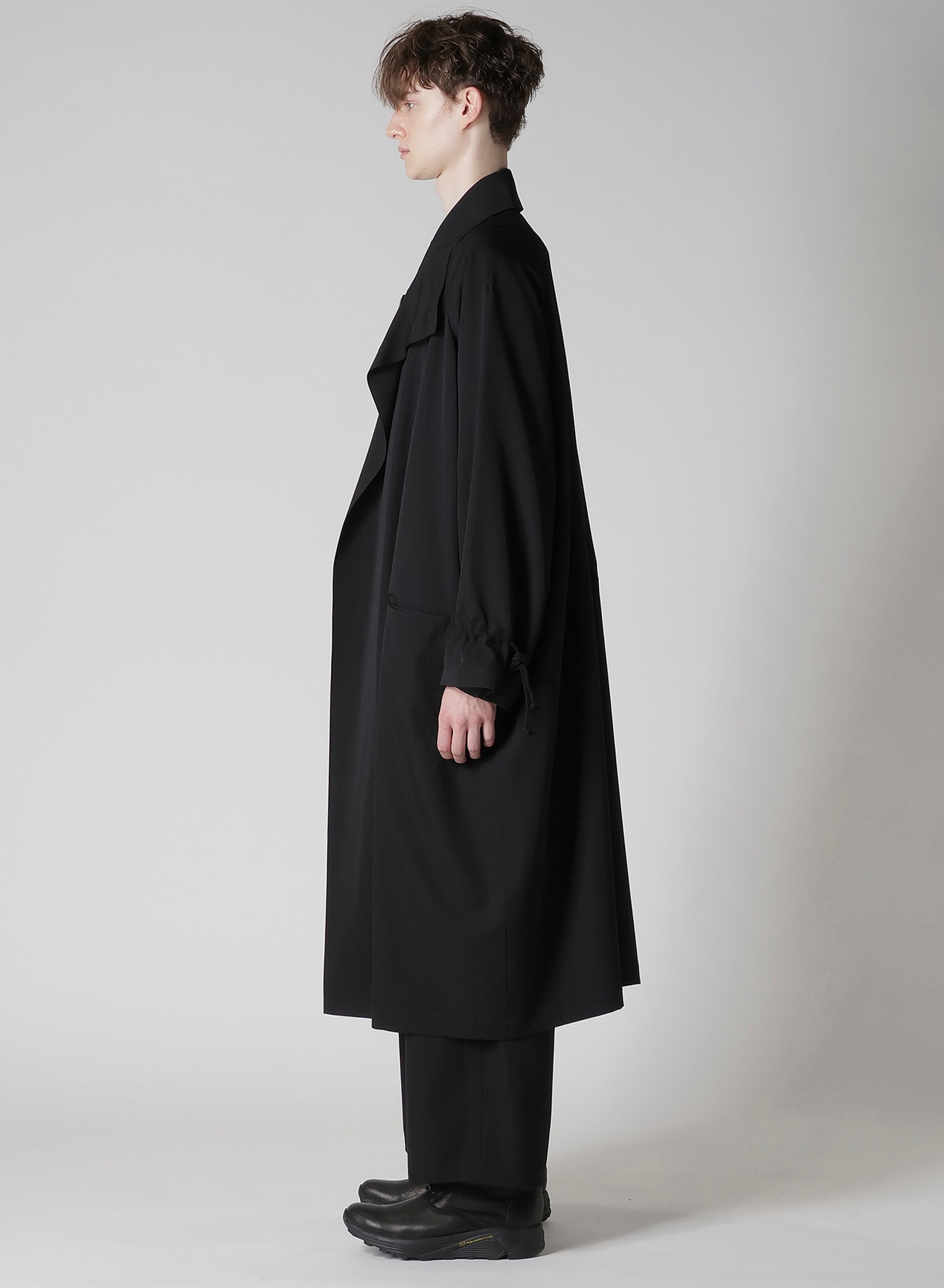 WOOL GABARDINE CROSS SHAPED ZIPPER COAT