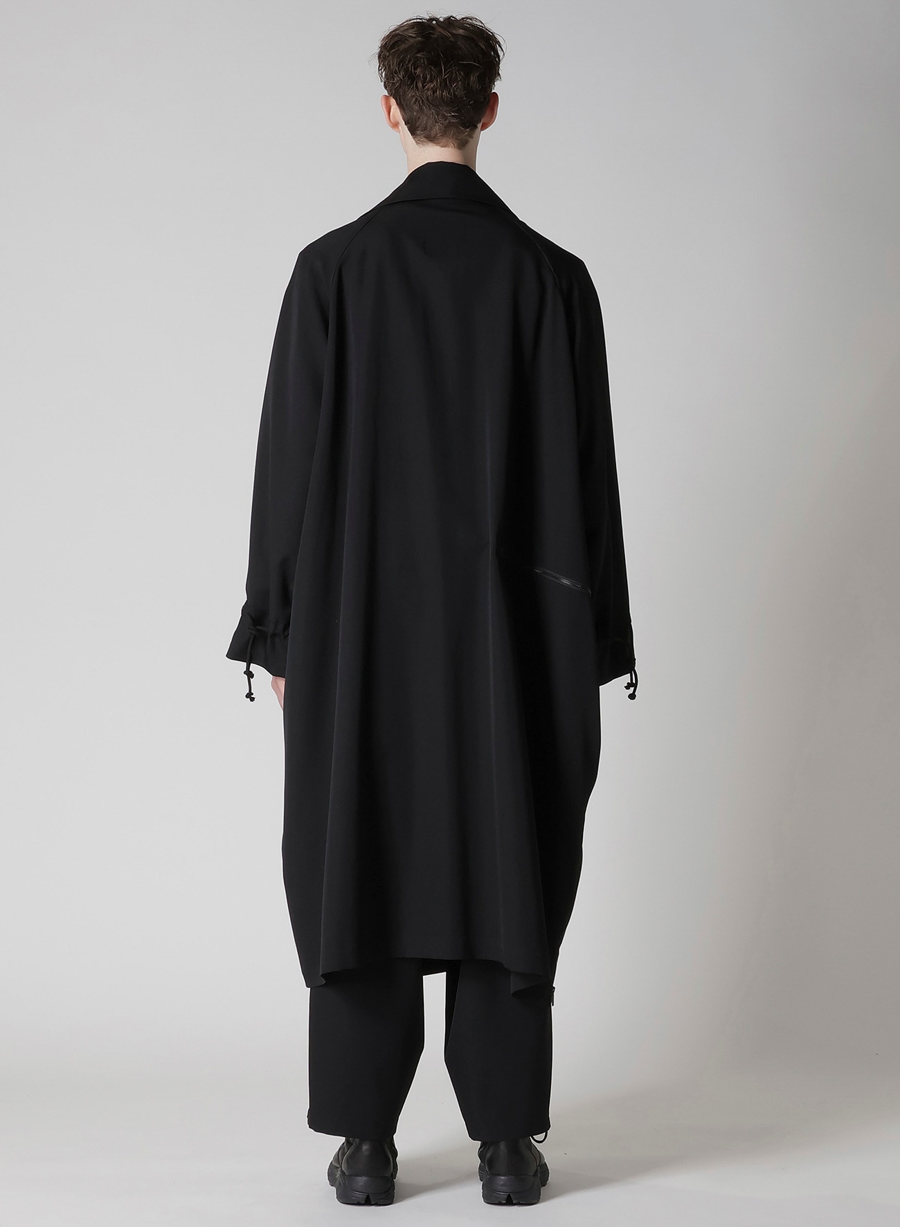 WOOL GABARDINE CROSS SHAPED ZIPPER COAT