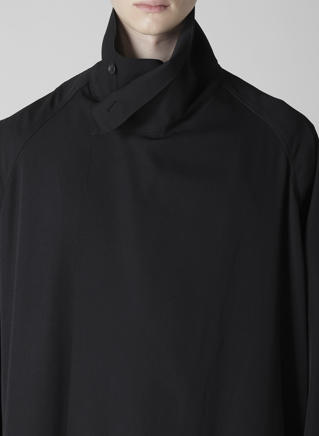 WOOL GABARDINE CROSS SHAPED ZIPPER COAT