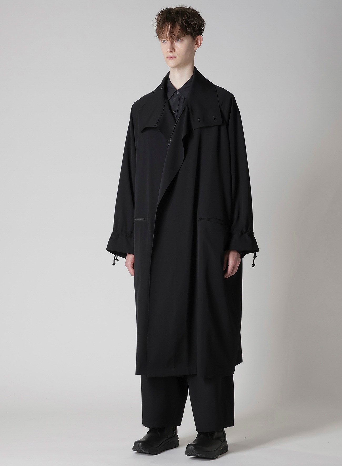 WOOL GABARDINE CROSS SHAPED ZIPPER COAT