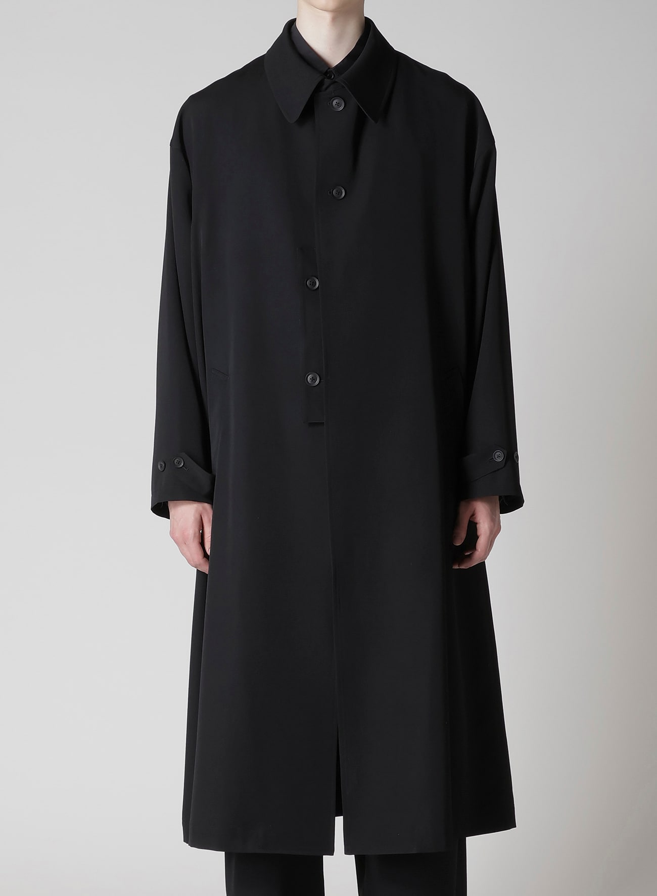 WOOL GABARDINE DESIGNED SLEEVE COAT