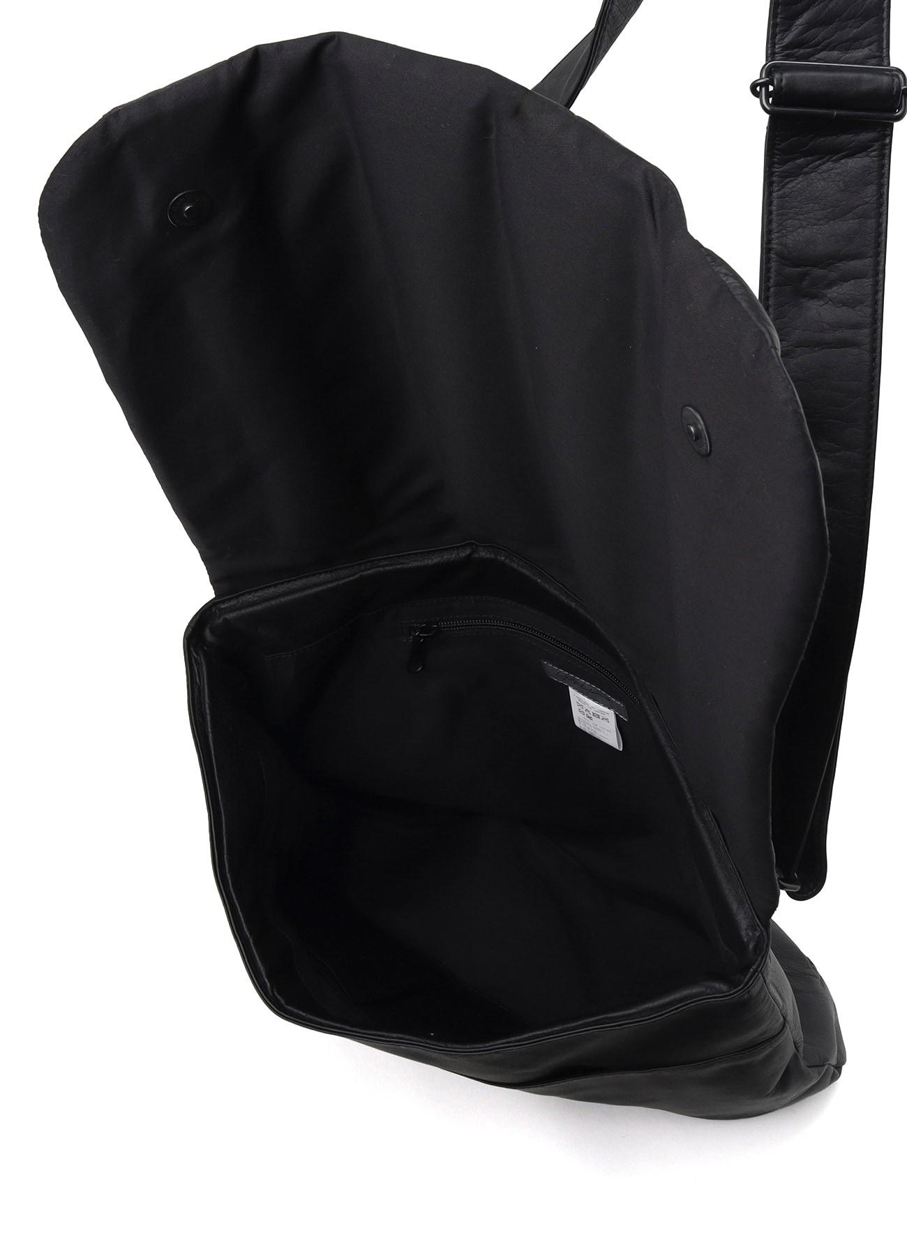 GARMENT LEATHER PADDED SHOULDER BAG