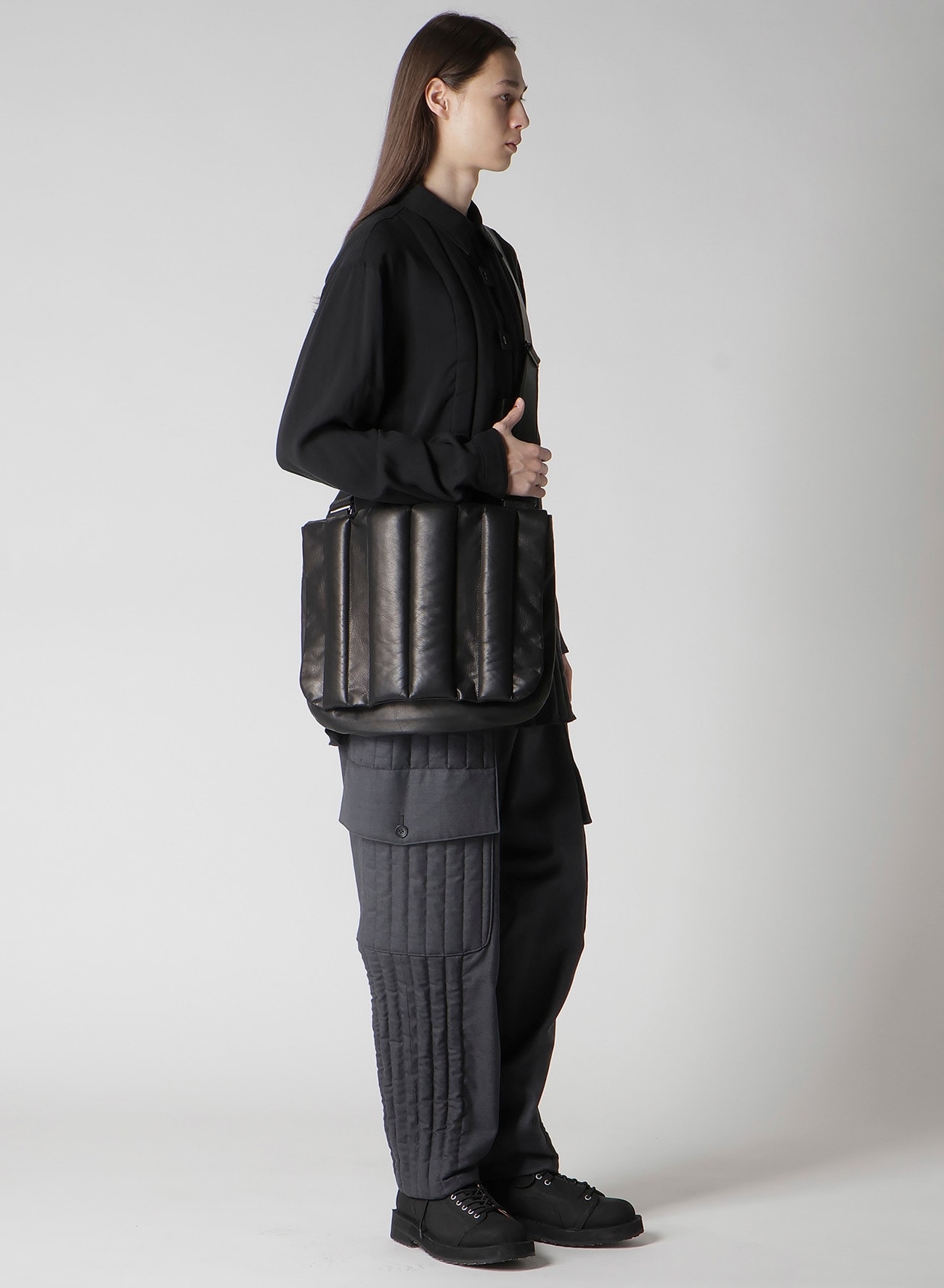 GARMENT LEATHER PADDED SHOULDER BAG