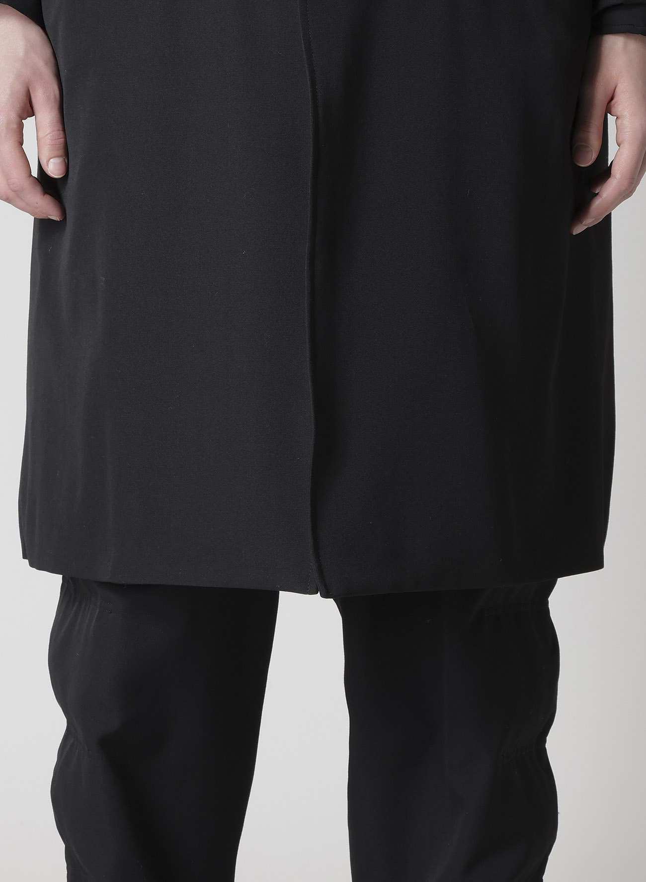 WOOL GABARDINE HORIZONTAL PADDED LONG JACKET