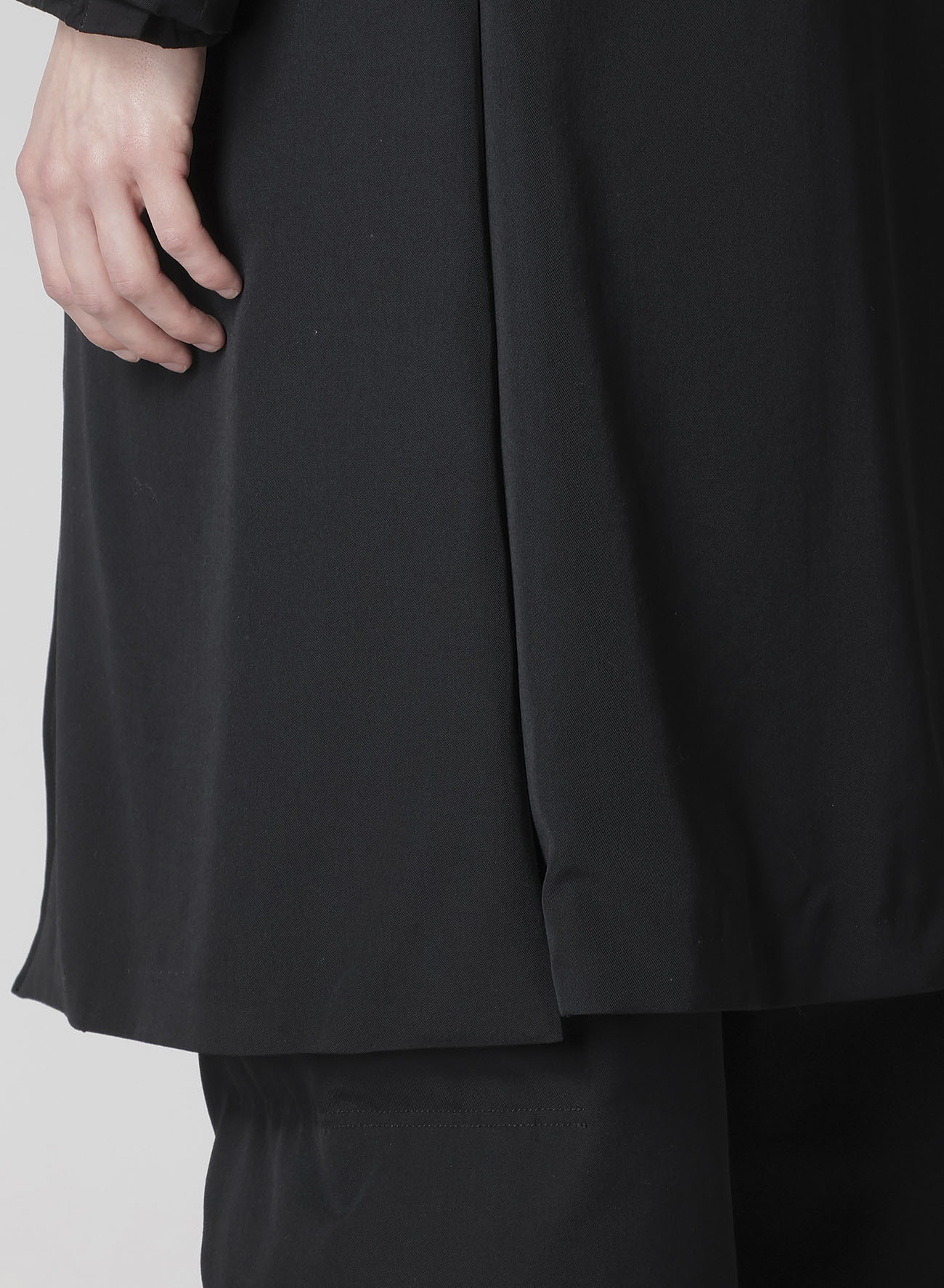 WOOL GABARDINE HORIZONTAL PADDED LONG JACKET