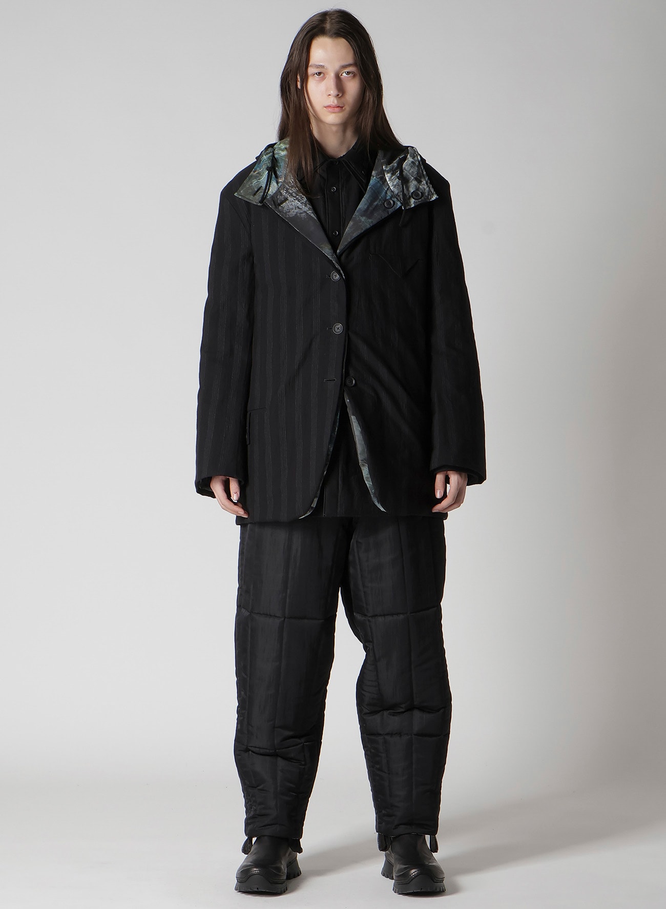 DIAGONAL PADDED PRINTED HOOD JACKET