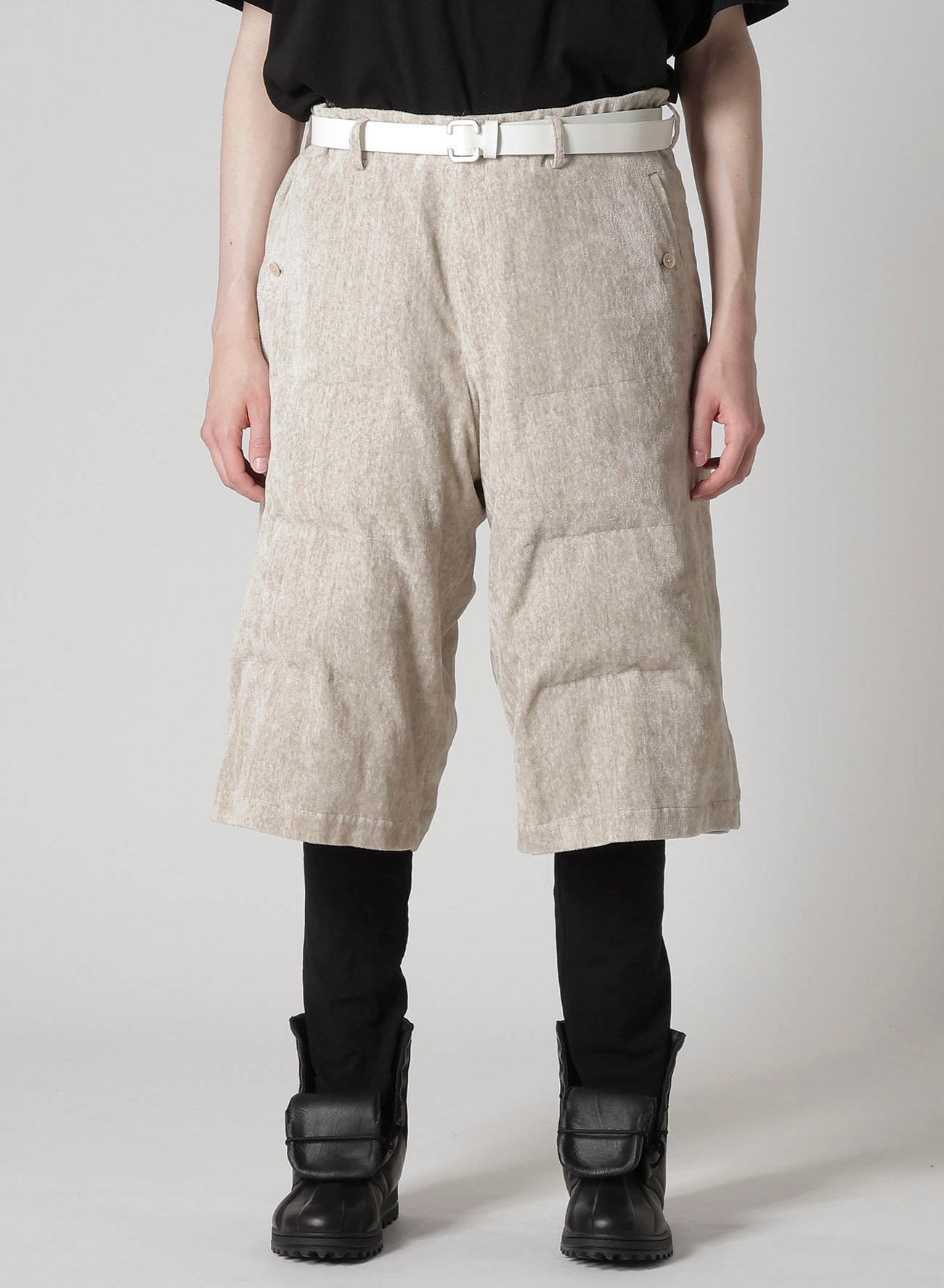 RAW LINEN VELVET PADDED SHORT PANTS