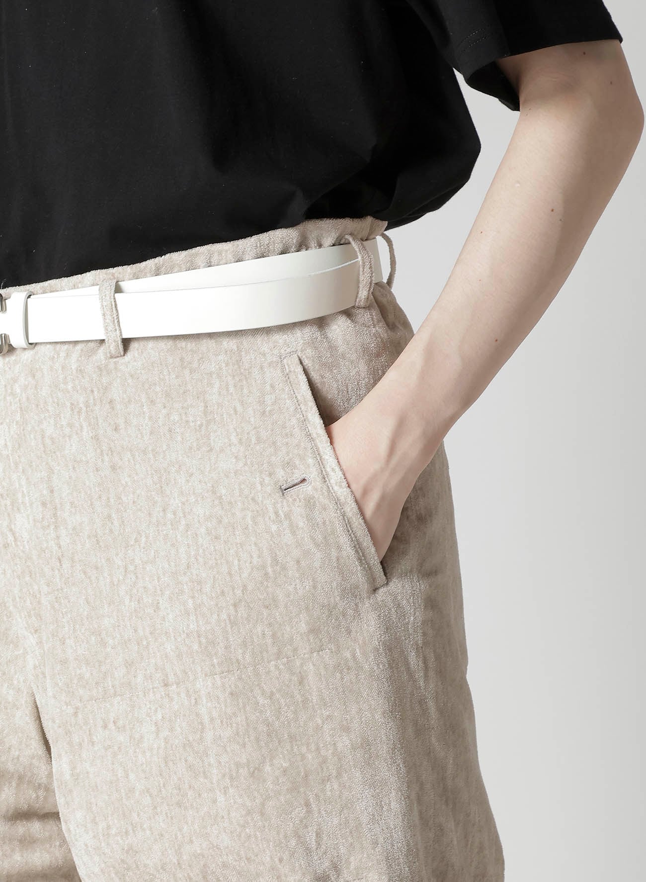 RAW LINEN VELVET PADDED SHORT PANTS