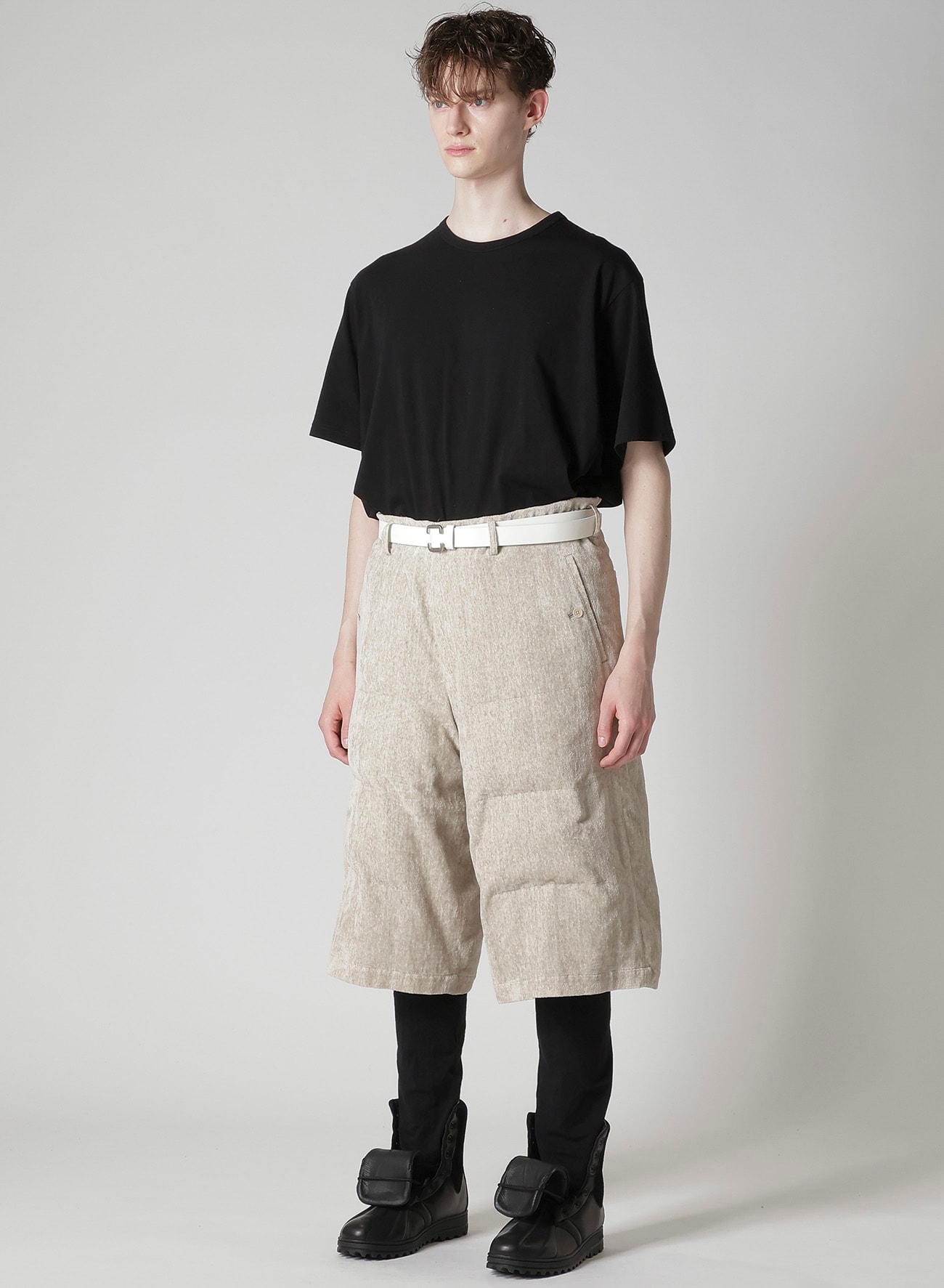 RAW LINEN VELVET PADDED SHORT PANTS
