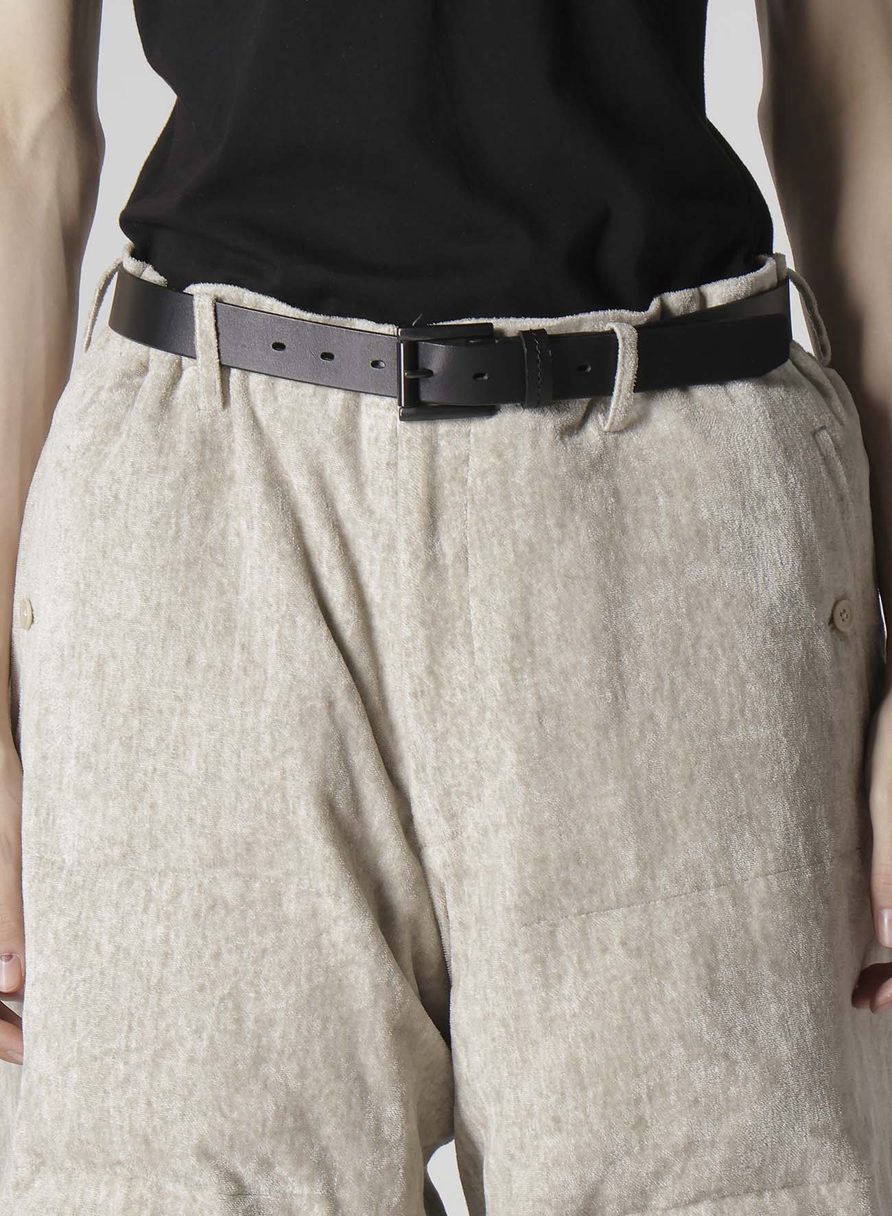 RAW LINEN VELVET PADDED SHORT PANTS