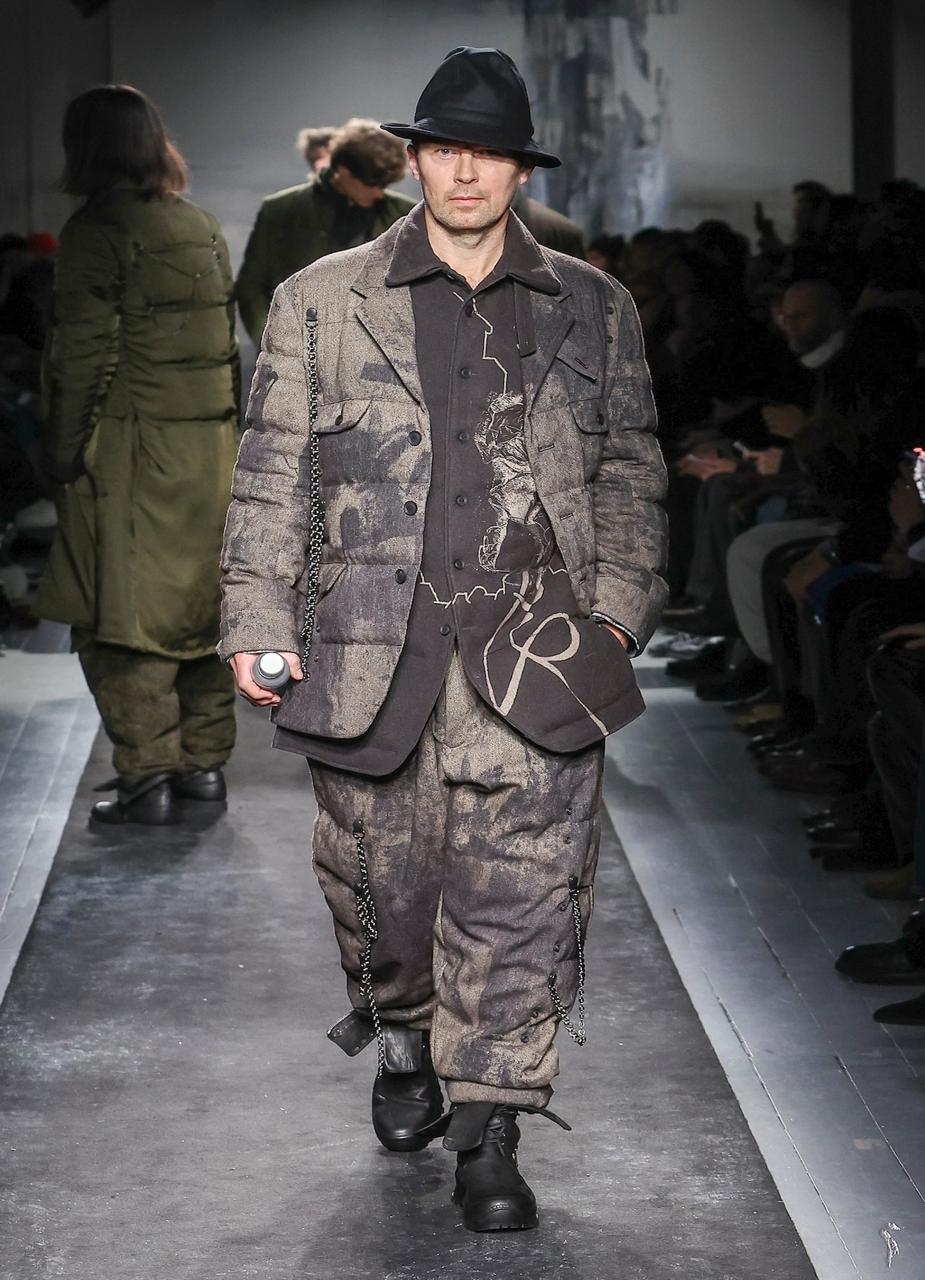 COLLAGE PRINTED HERRINGBONE PANTS