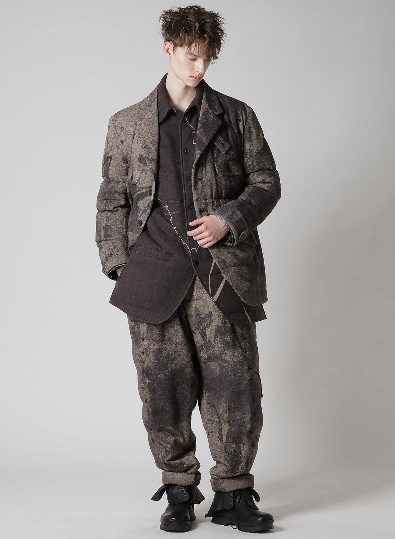 COLLAGE PRINTED HERRINGBONE PANTS