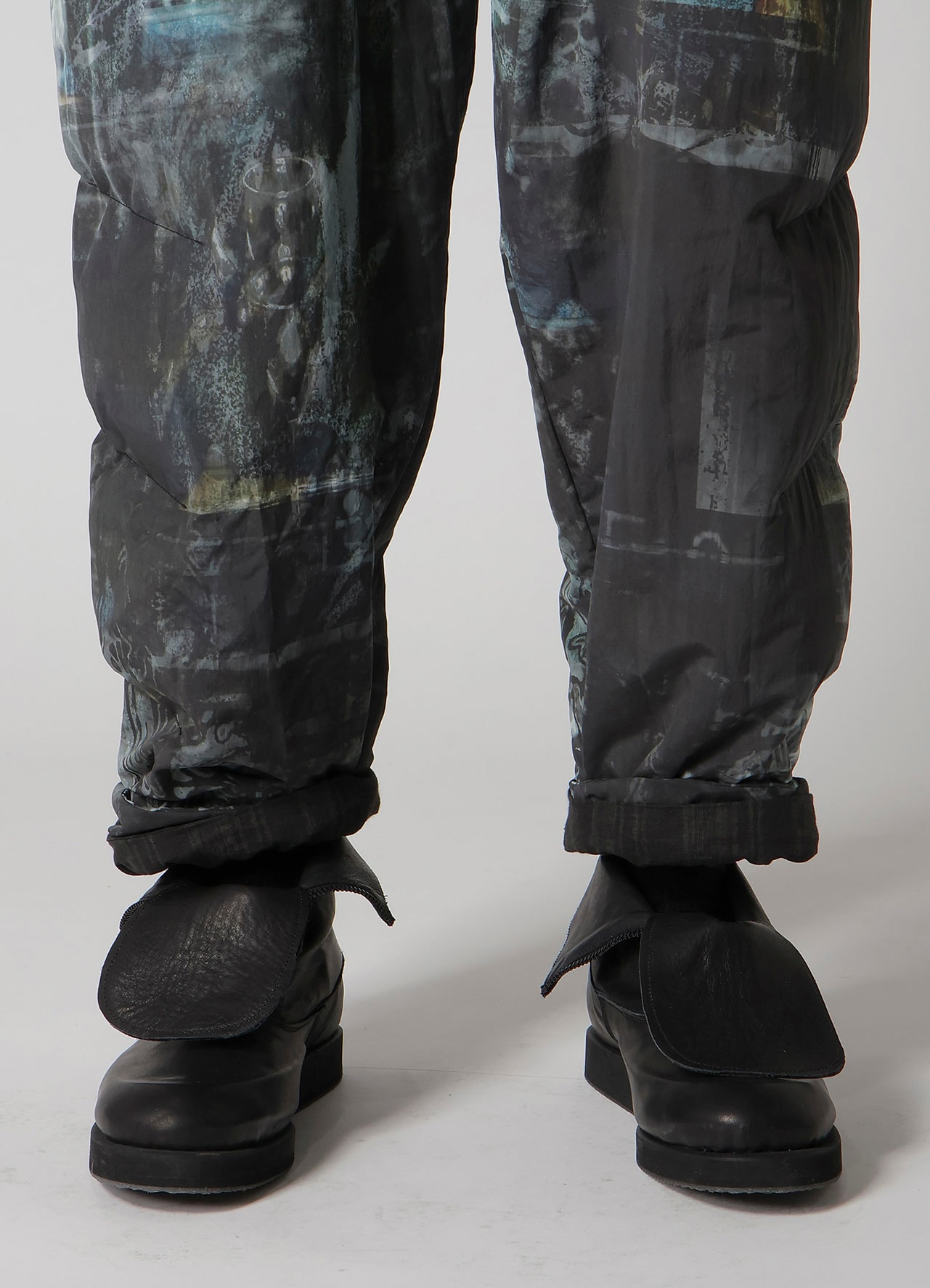 DIAGONAL FPADDED PRINTED PANTS