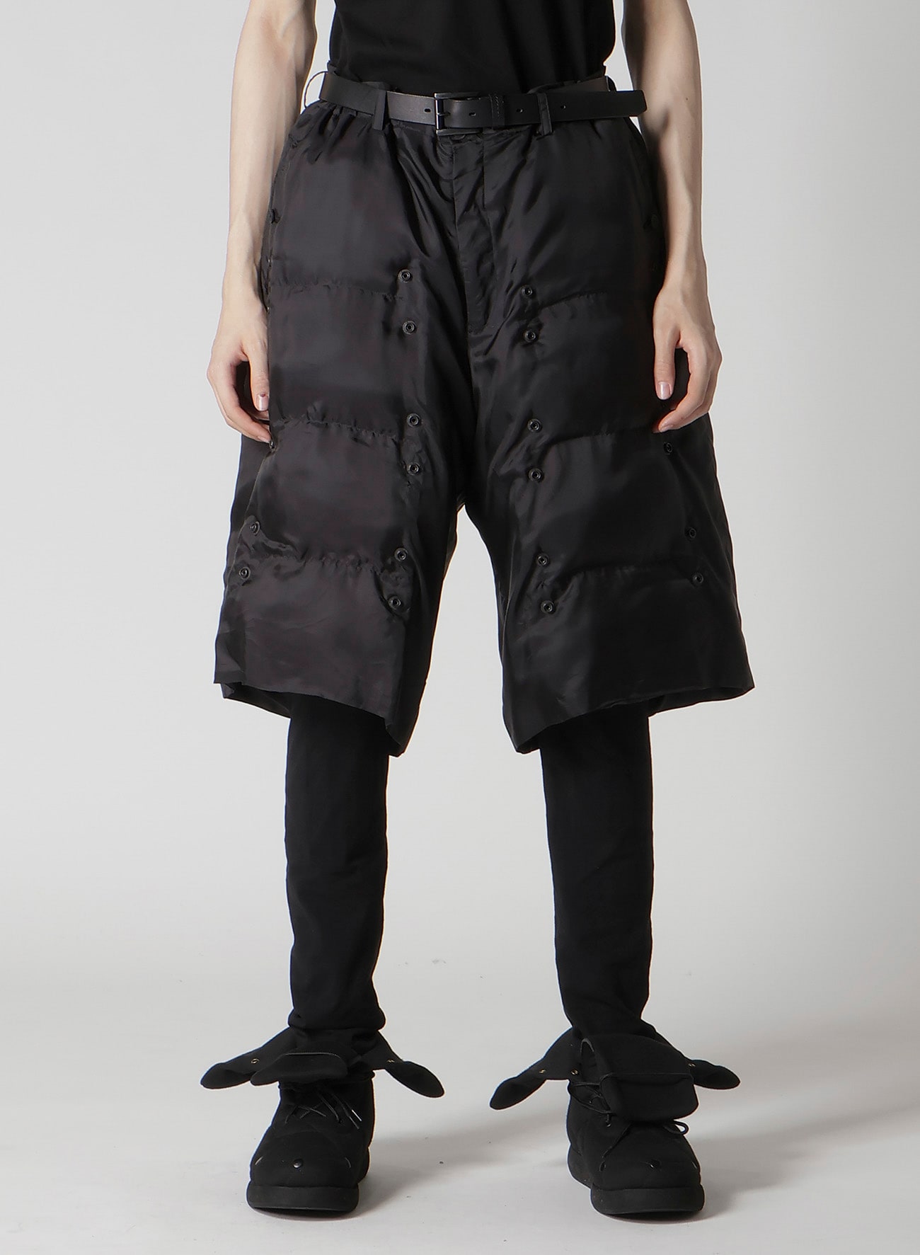 Cu CLOTH PADDEDE SHORT PANTS