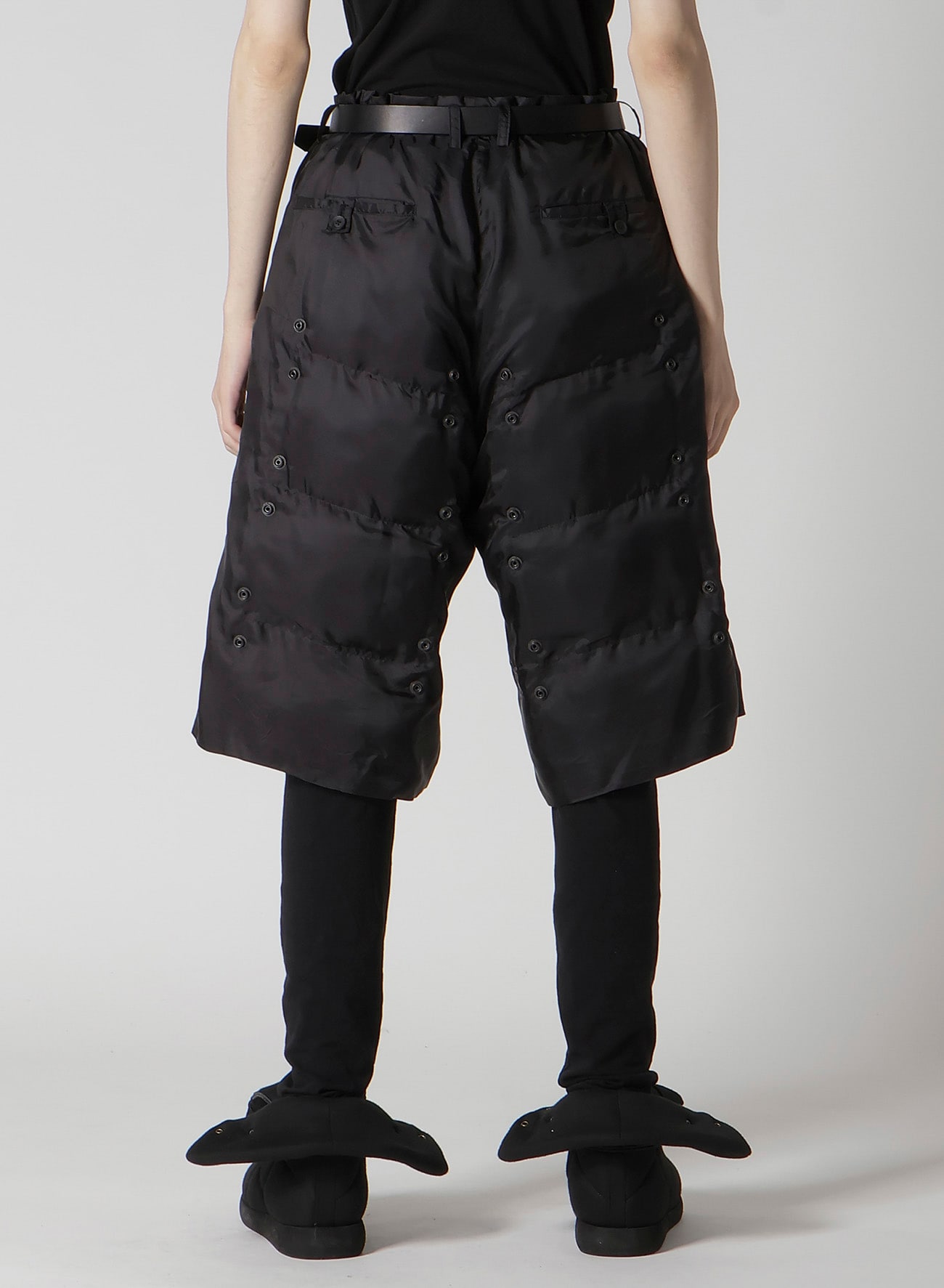 Cu CLOTH PADDEDE SHORT PANTS