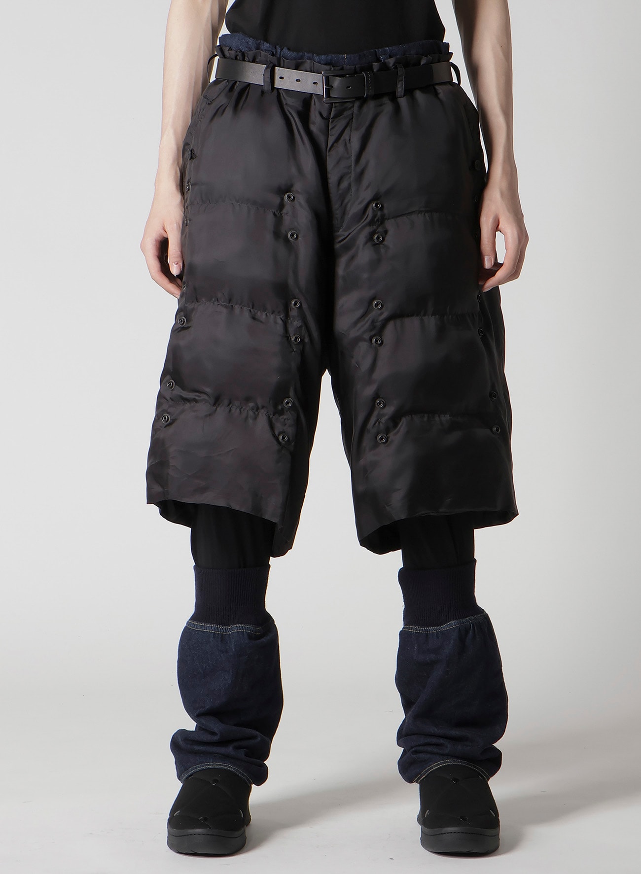 Cu CLOTH PADDEDE SHORT PANTS