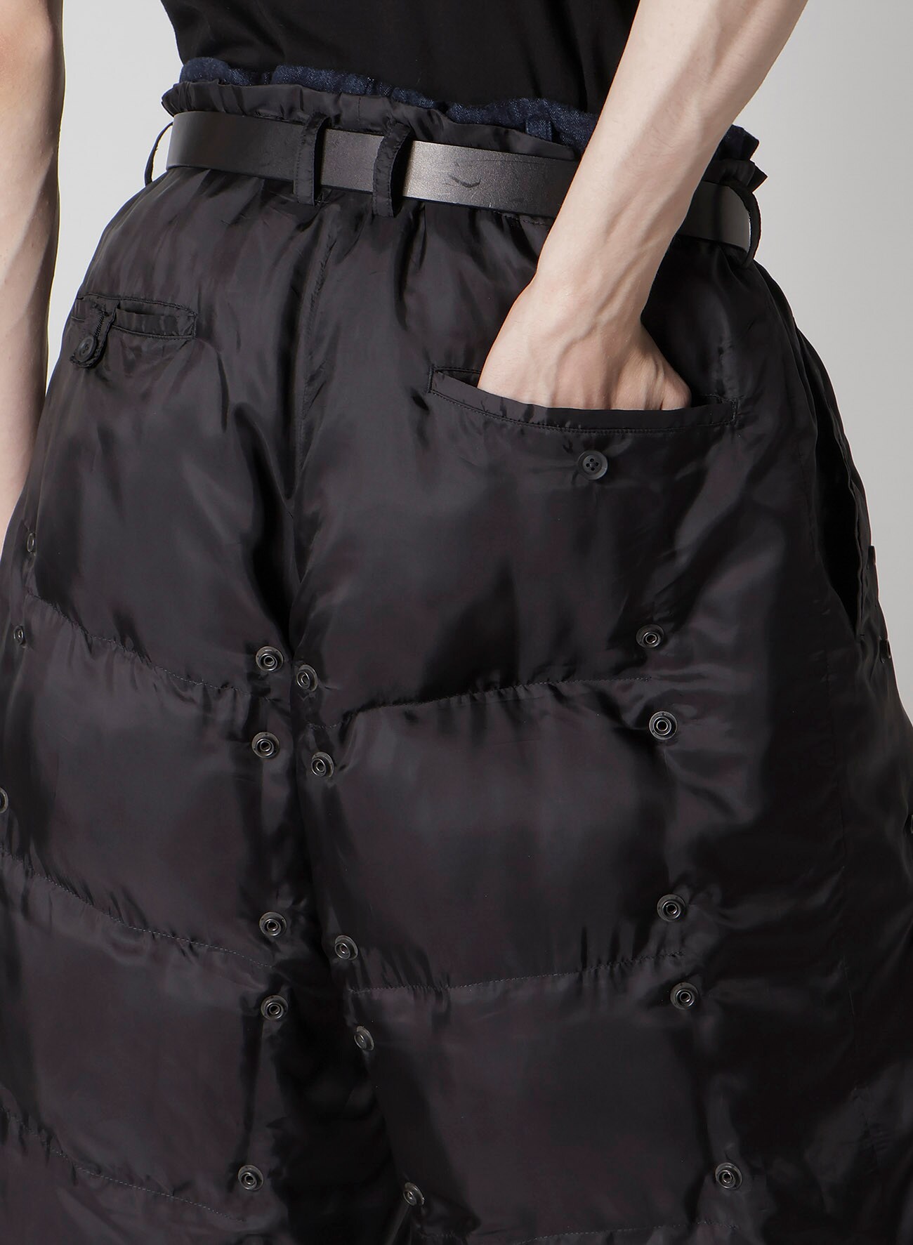 Cu CLOTH PADDEDE SHORT PANTS