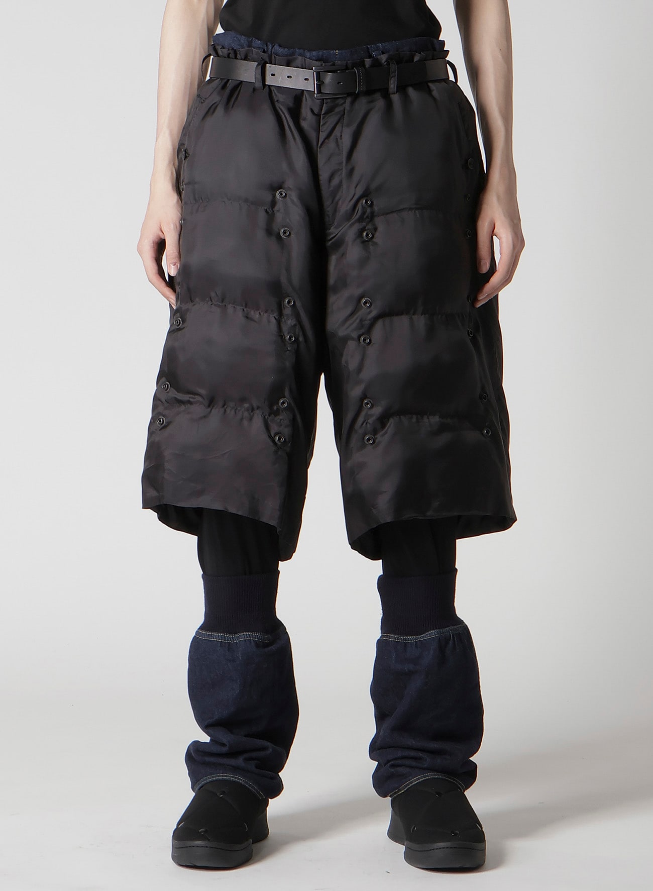 Cu CLOTH PADDEDE SHORT PANTS
