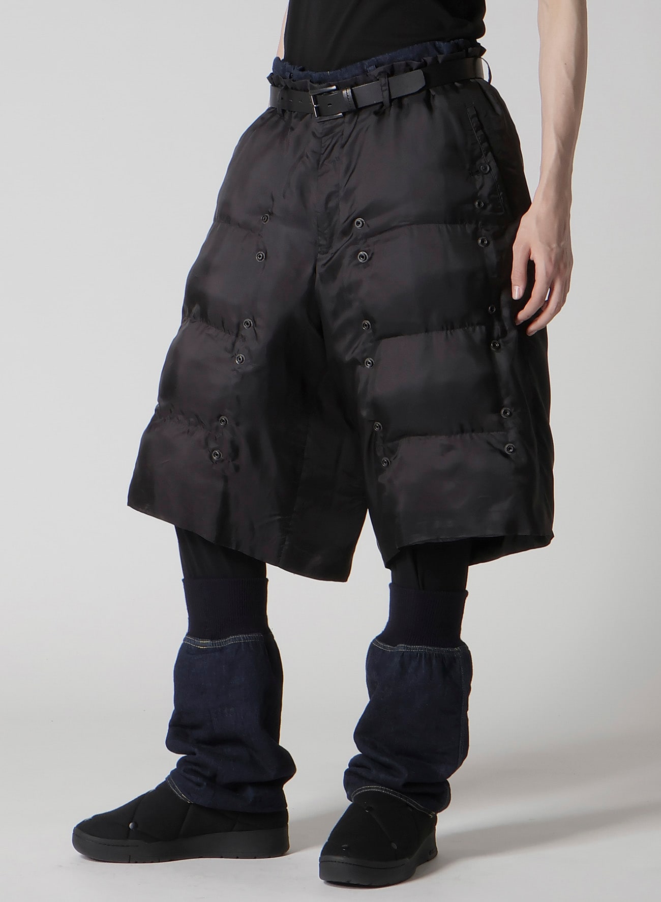 Cu CLOTH PADDEDE SHORT PANTS