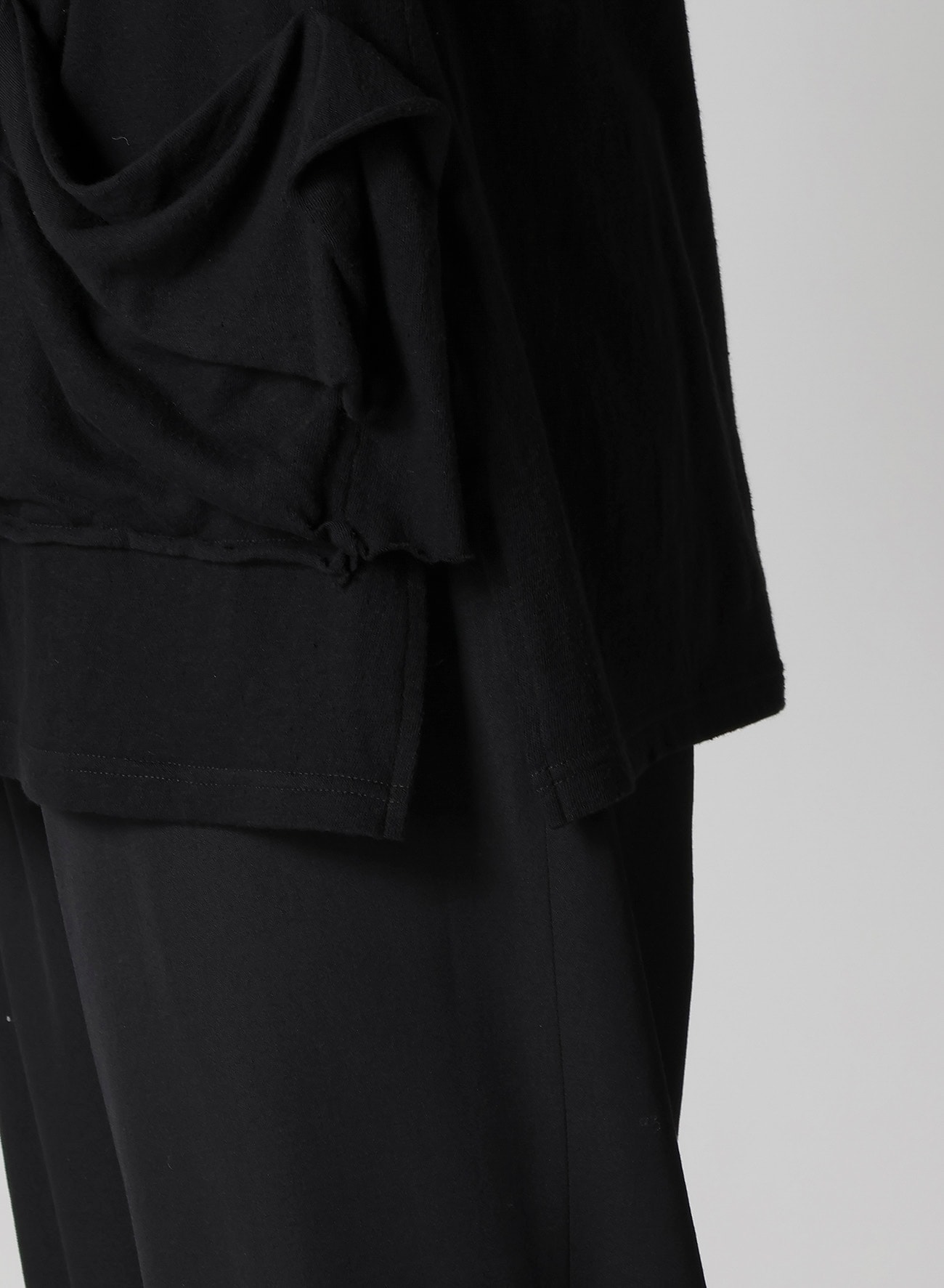 COTTON SILK NOIR GAUZE JERSEY POCKET DETAIL LONG SLV T