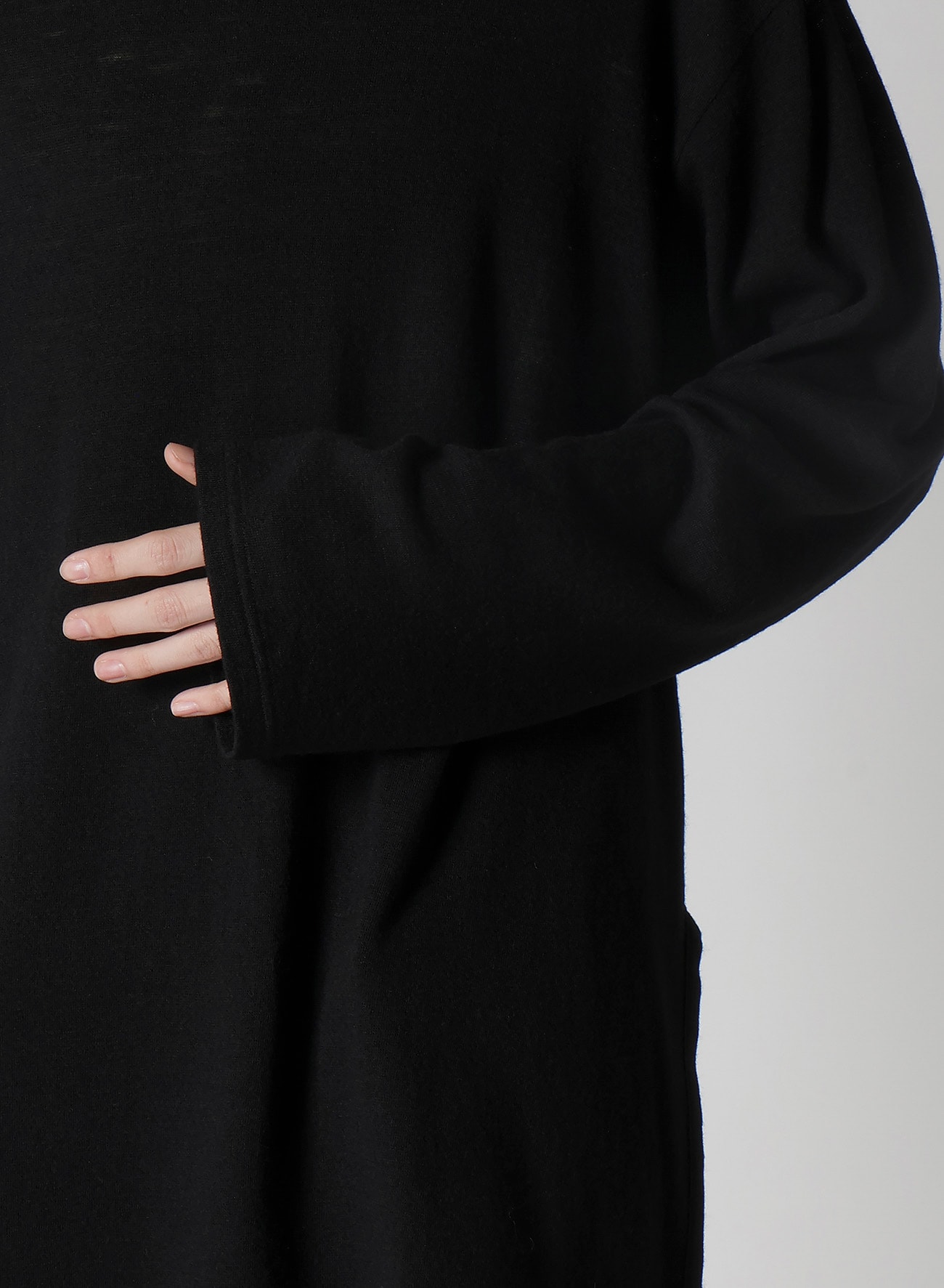 MILLING WOOL SIDE SLIT ROUND NECK LONG SLV T