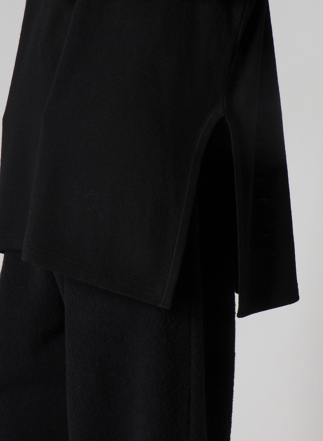 MILLING WOOL SIDE SLIT ROUND NECK LONG SLV T