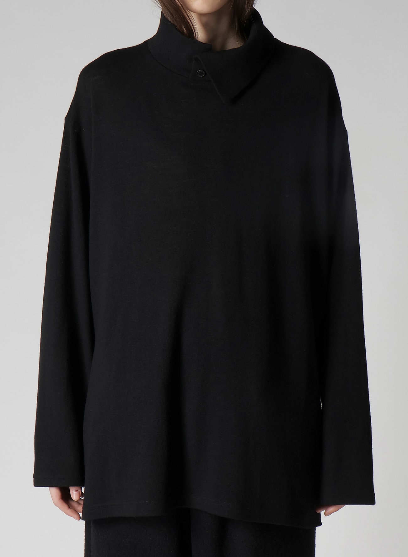 MILLING WOOL SIDE SLIT HIGH NECK LONG SLV T