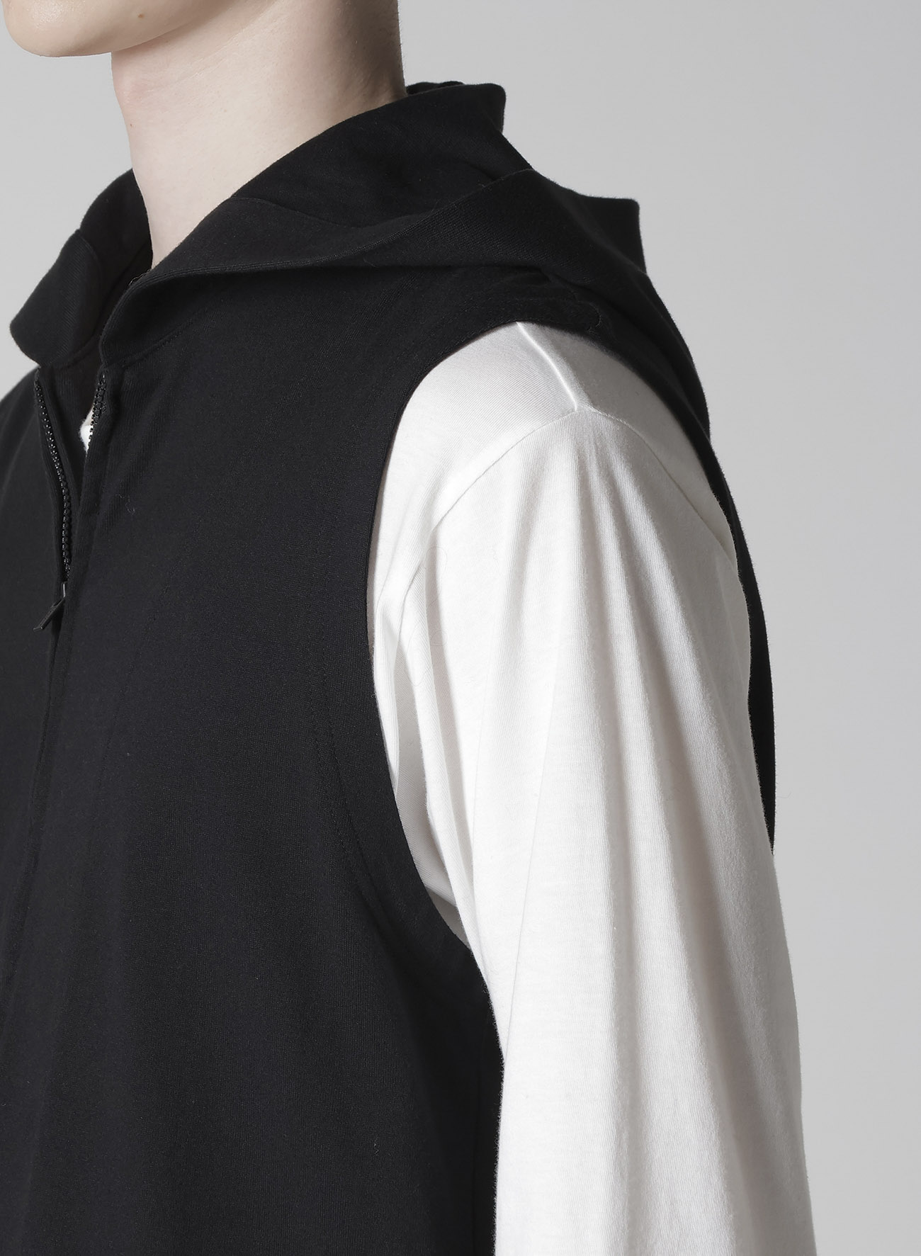 HIGH DENSITY JERSEY HOODED ZIP VEST