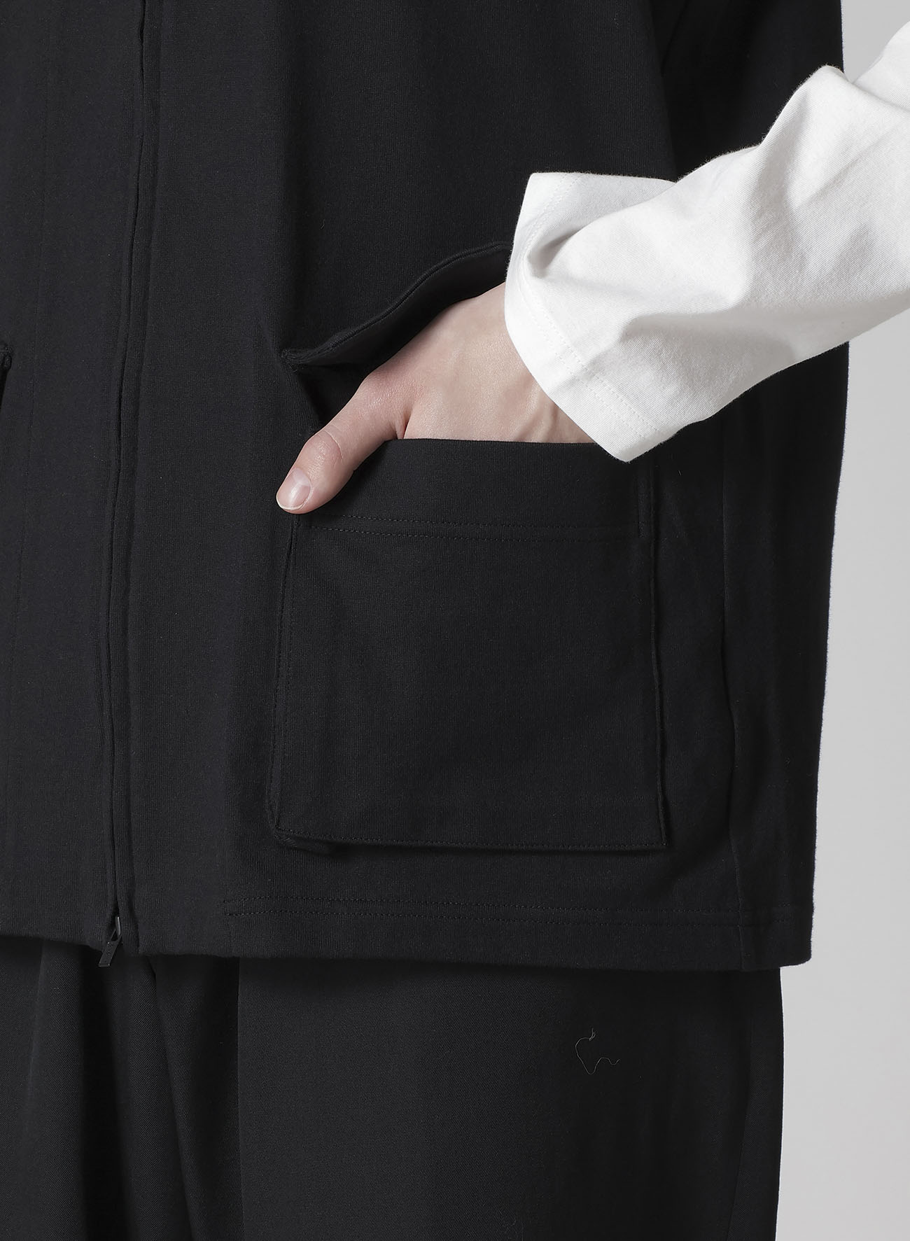 HIGH DENSITY JERSEY HOODED ZIP VEST