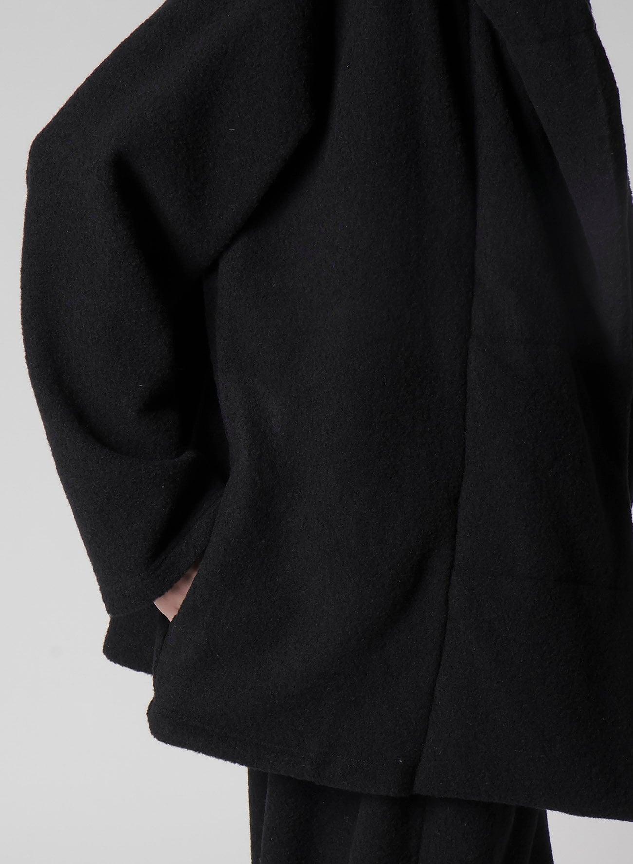BOUCLE SINGLE JERSEY PADDED HOODED COAT