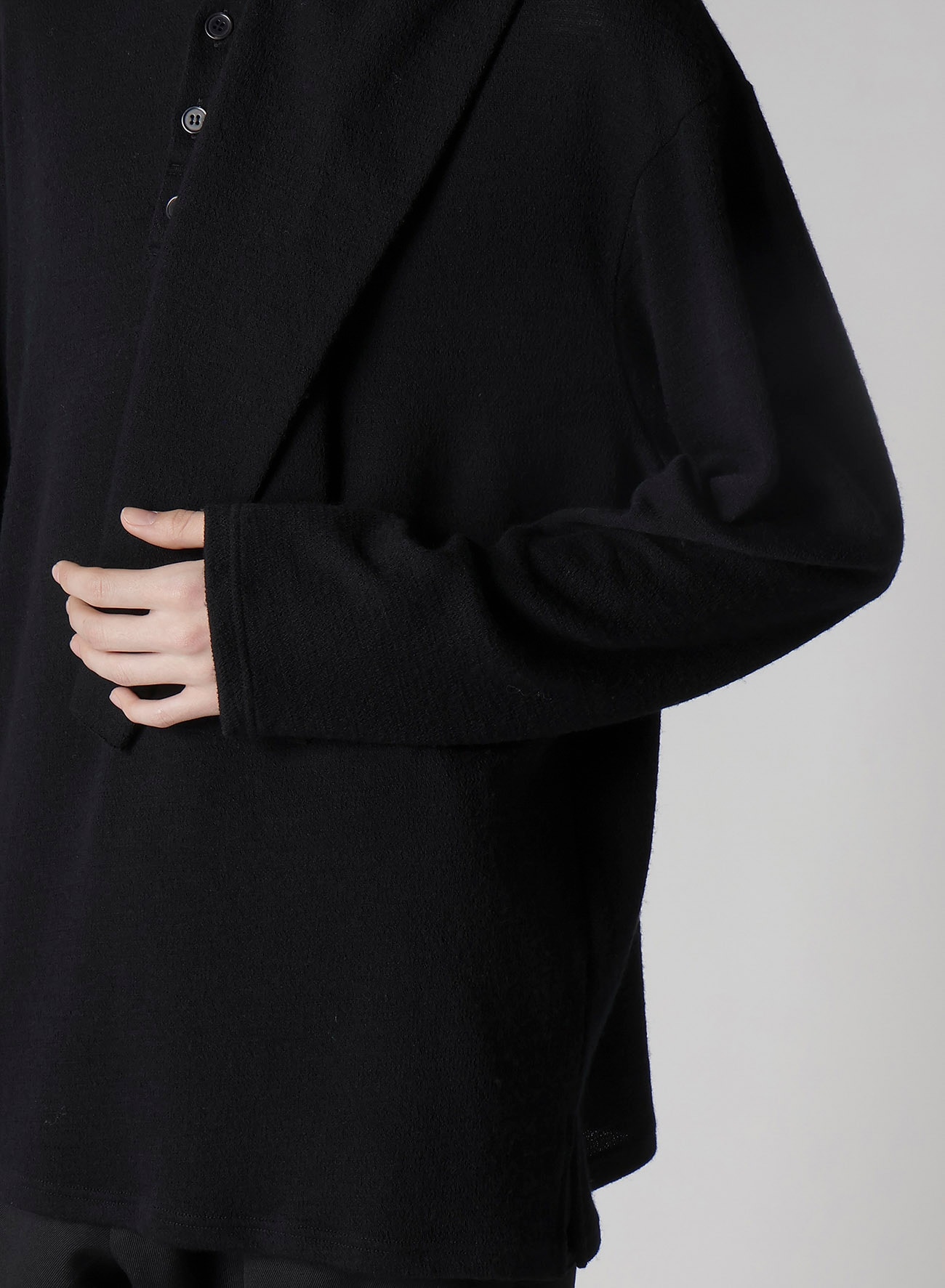 WOOL HOUNDSTOOTH JACQUARD HENLEY NECK HOOD T