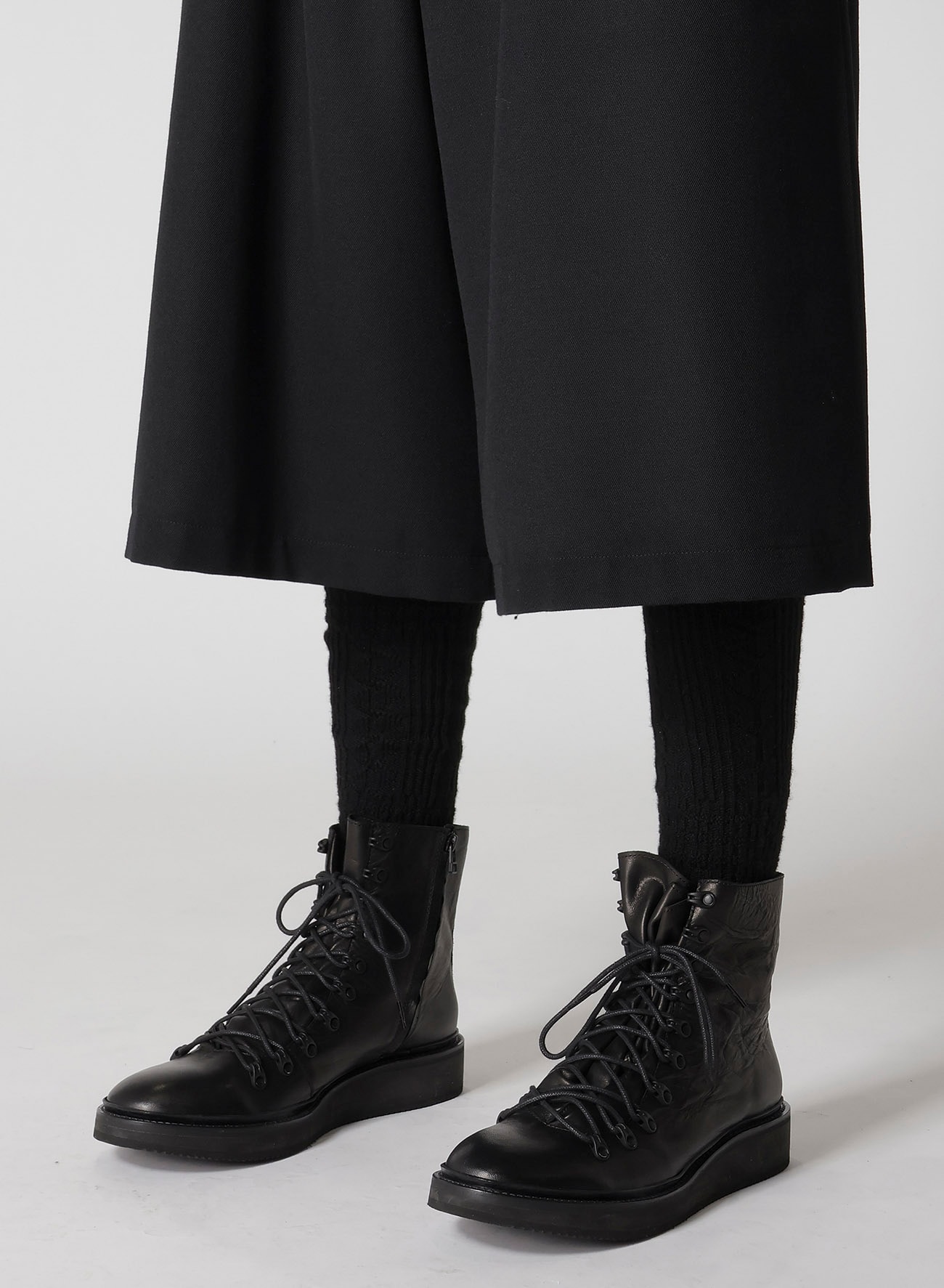 ARMY GABARDINE PLEATS HALF PANTS