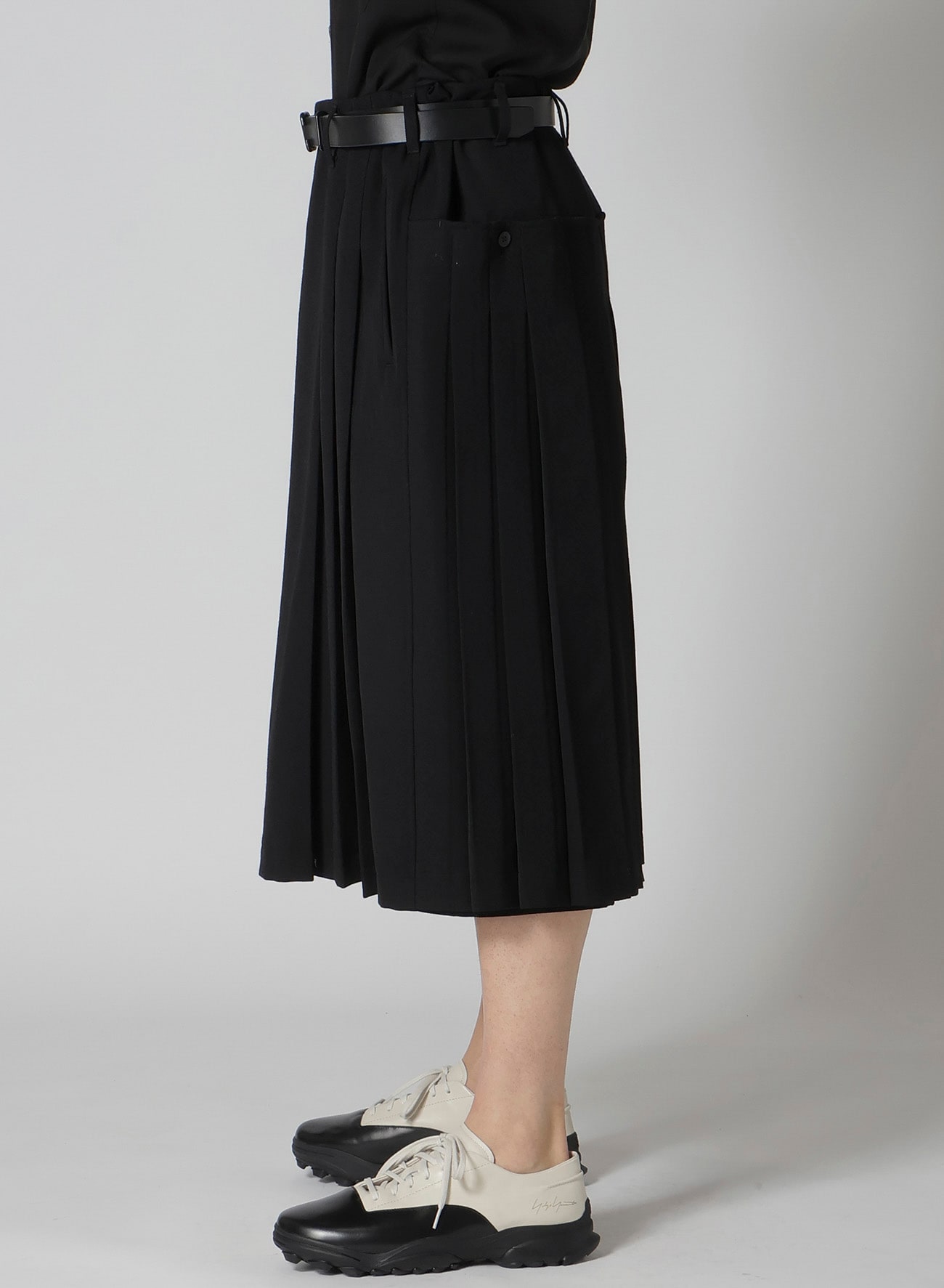 ARMY GABARDINE PLEATS SKIRT PANTS