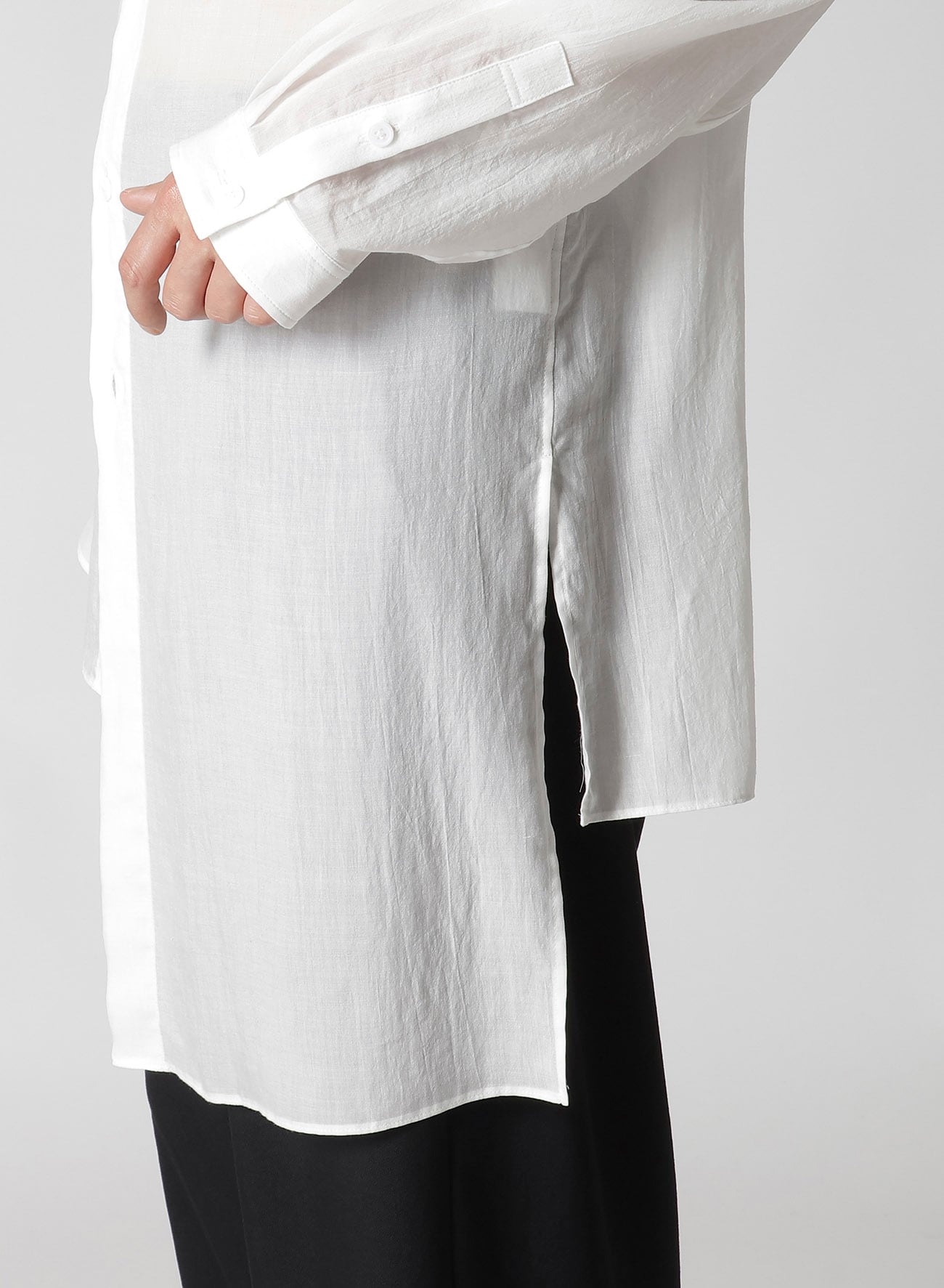 【1/11 10:00 Release】60 CELLULOSE LOAN UNBALANCED COLLAR BLOUSE