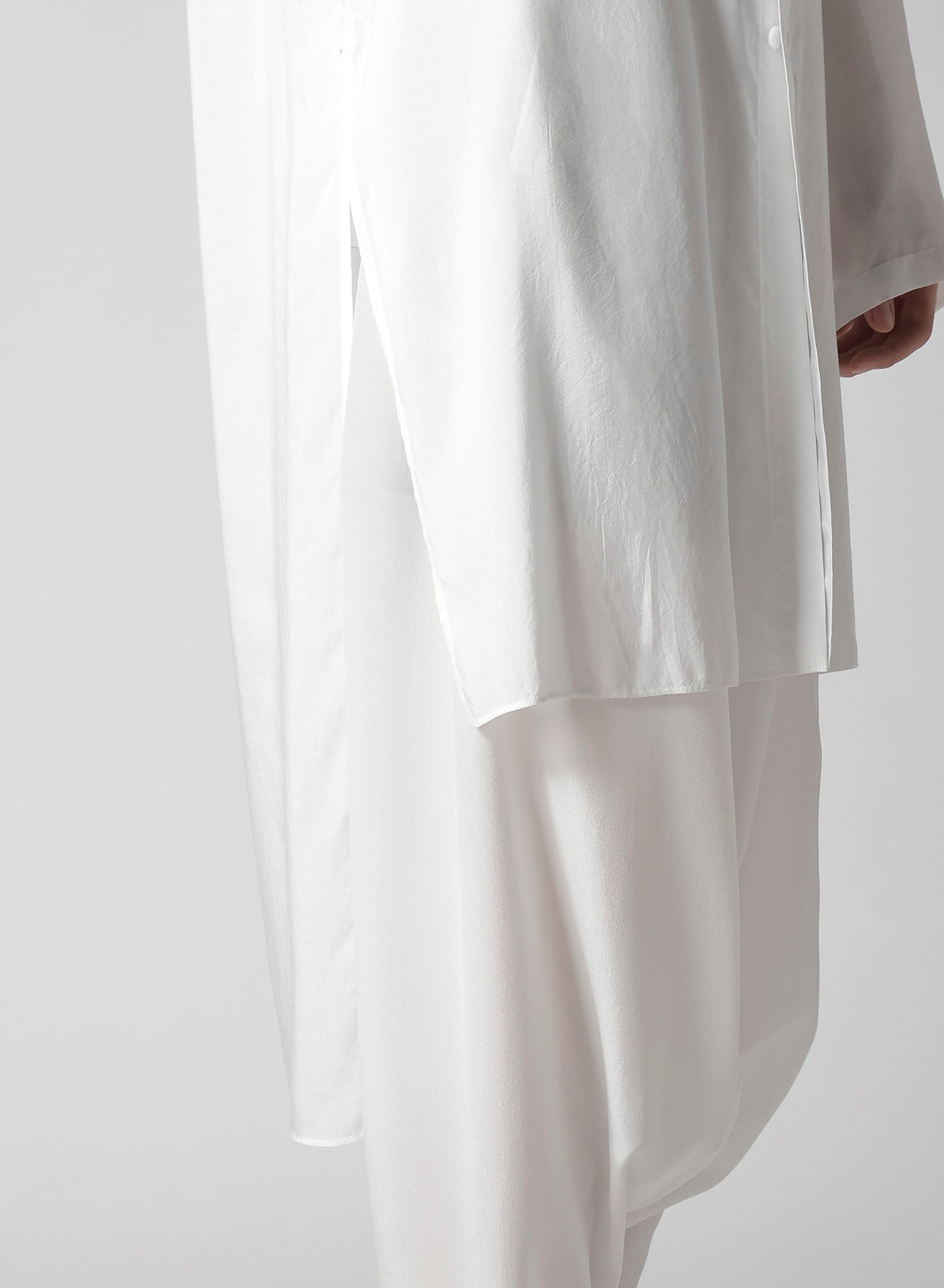 【1/11 10:00 Release】WHITE 80 MODAL LAWN TAB DETAIL BLOUSE