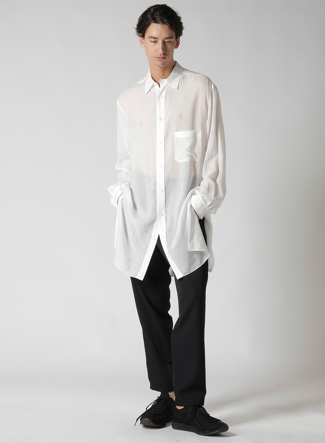 【1/11 10:00 Release】60 CELLULOSE LOAN BACK PANELED SLIT BLOUSE