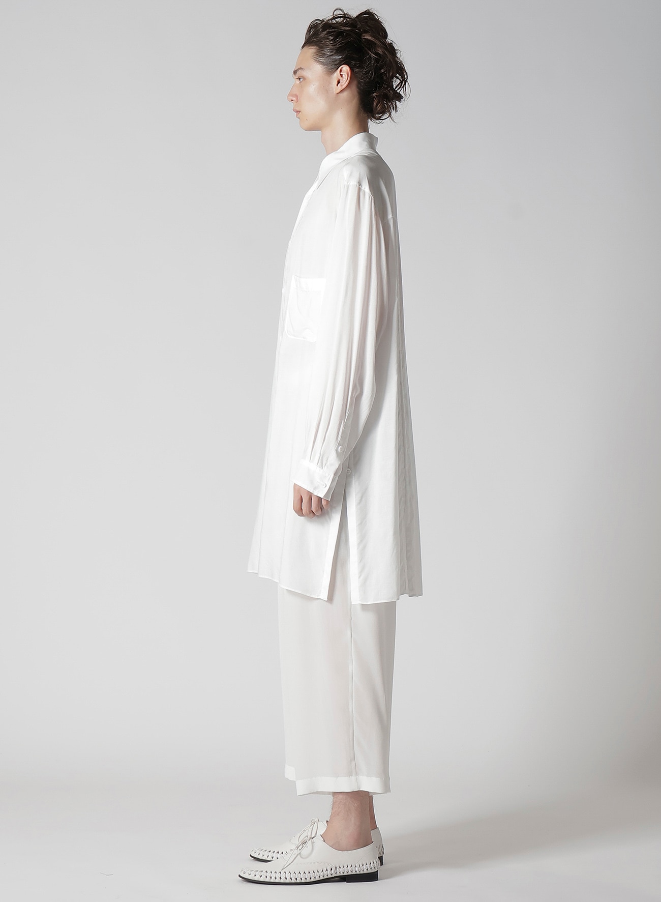 【1/11 10:00 Release】WHITE 80 MODAL LAWN BACK PANELED SLIT BLOUSE