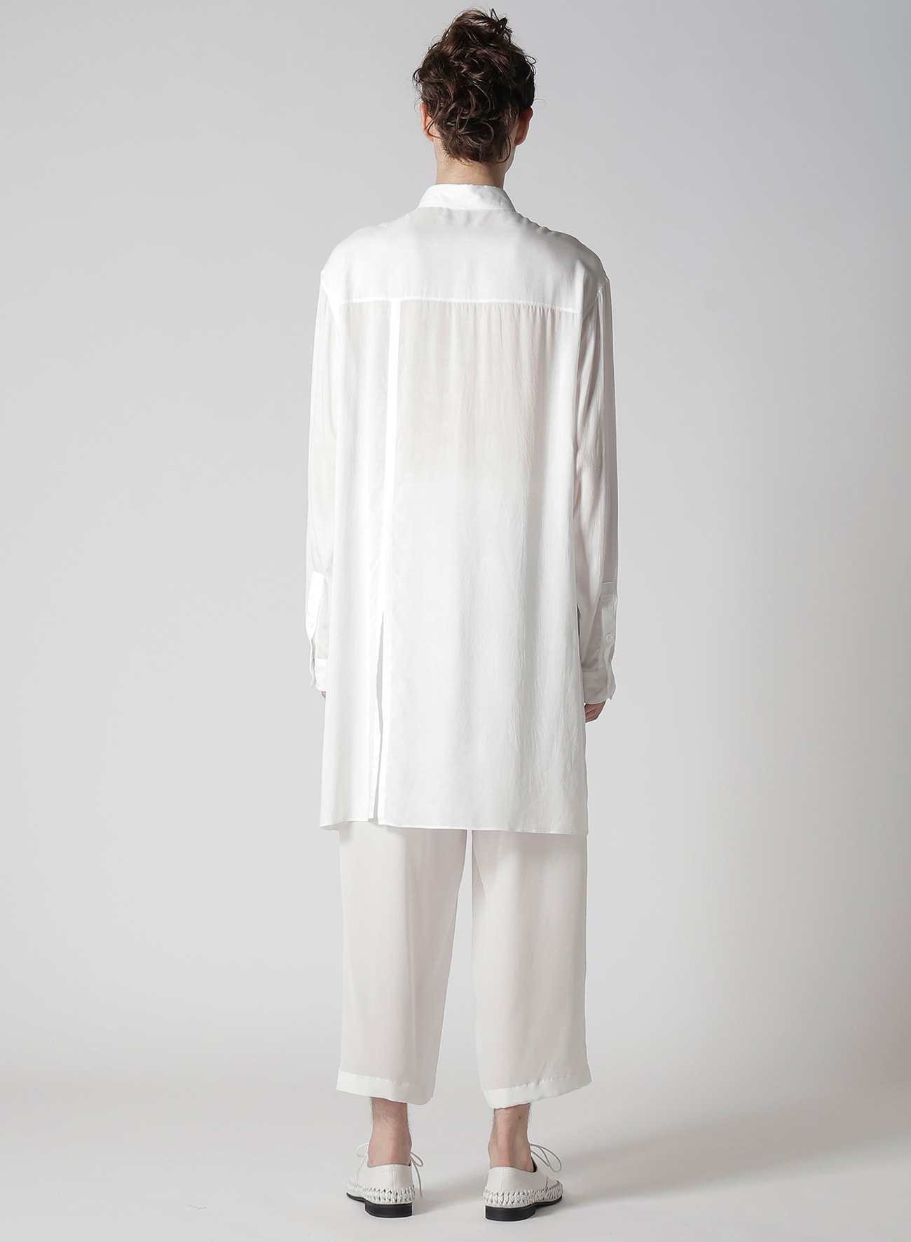 【1/11 10:00 Release】WHITE 80 MODAL LAWN BACK PANELED SLIT BLOUSE