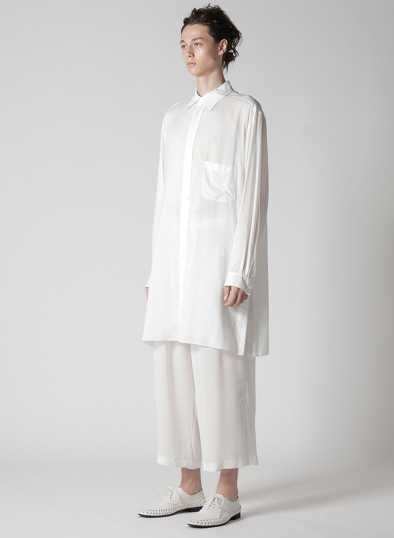 【1/11 10:00 Release】WHITE 80 MODAL LAWN BACK PANELED SLIT BLOUSE