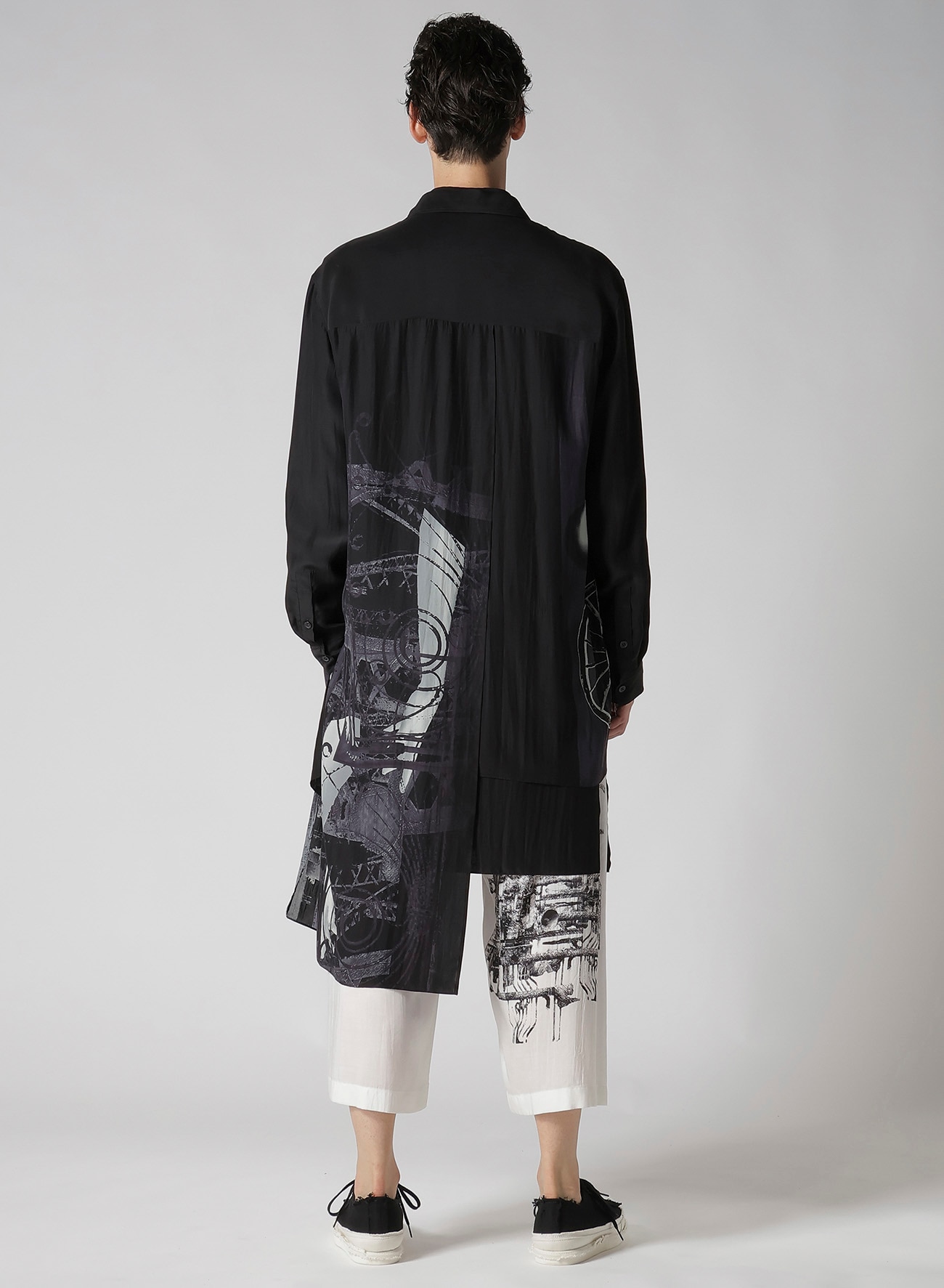 WHEEL PRINTED ASYMMETRY BLOUSE