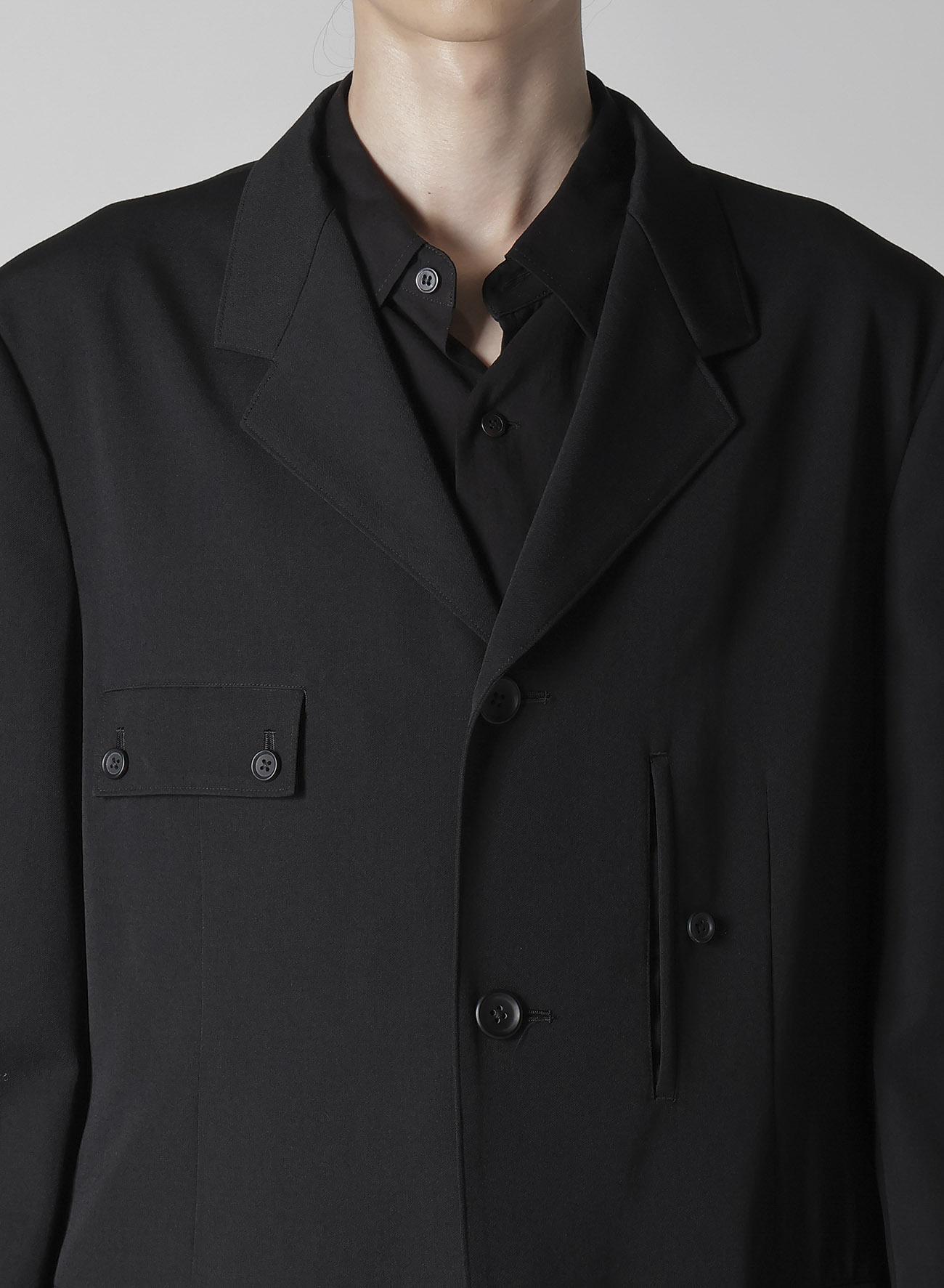 WOOL GABARDINE SLEEVE BUTTON DETACHABLE POCKET JACKET