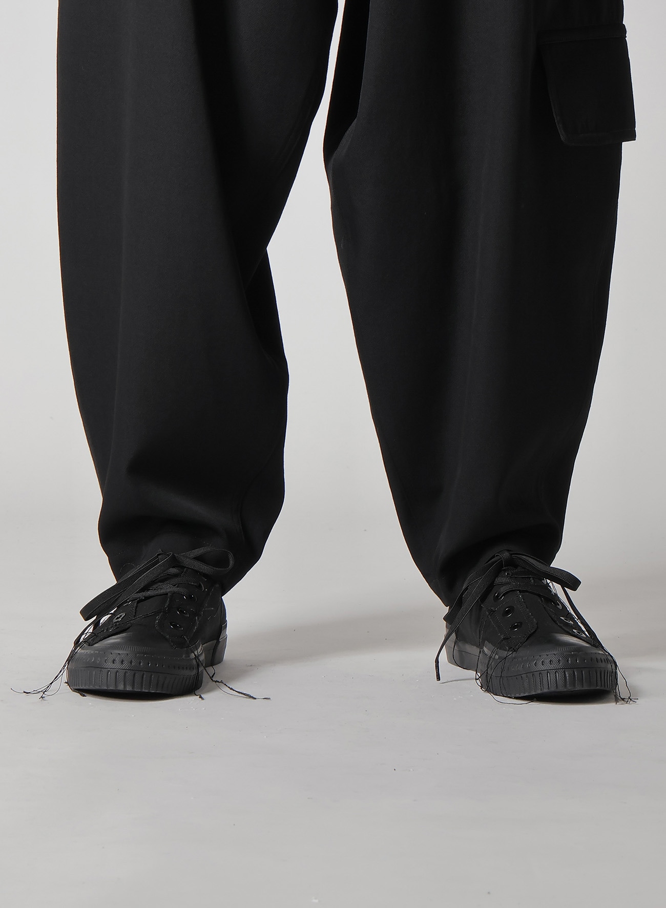 WOOL GABARDINE LEFT SIDE POCKET PANTS