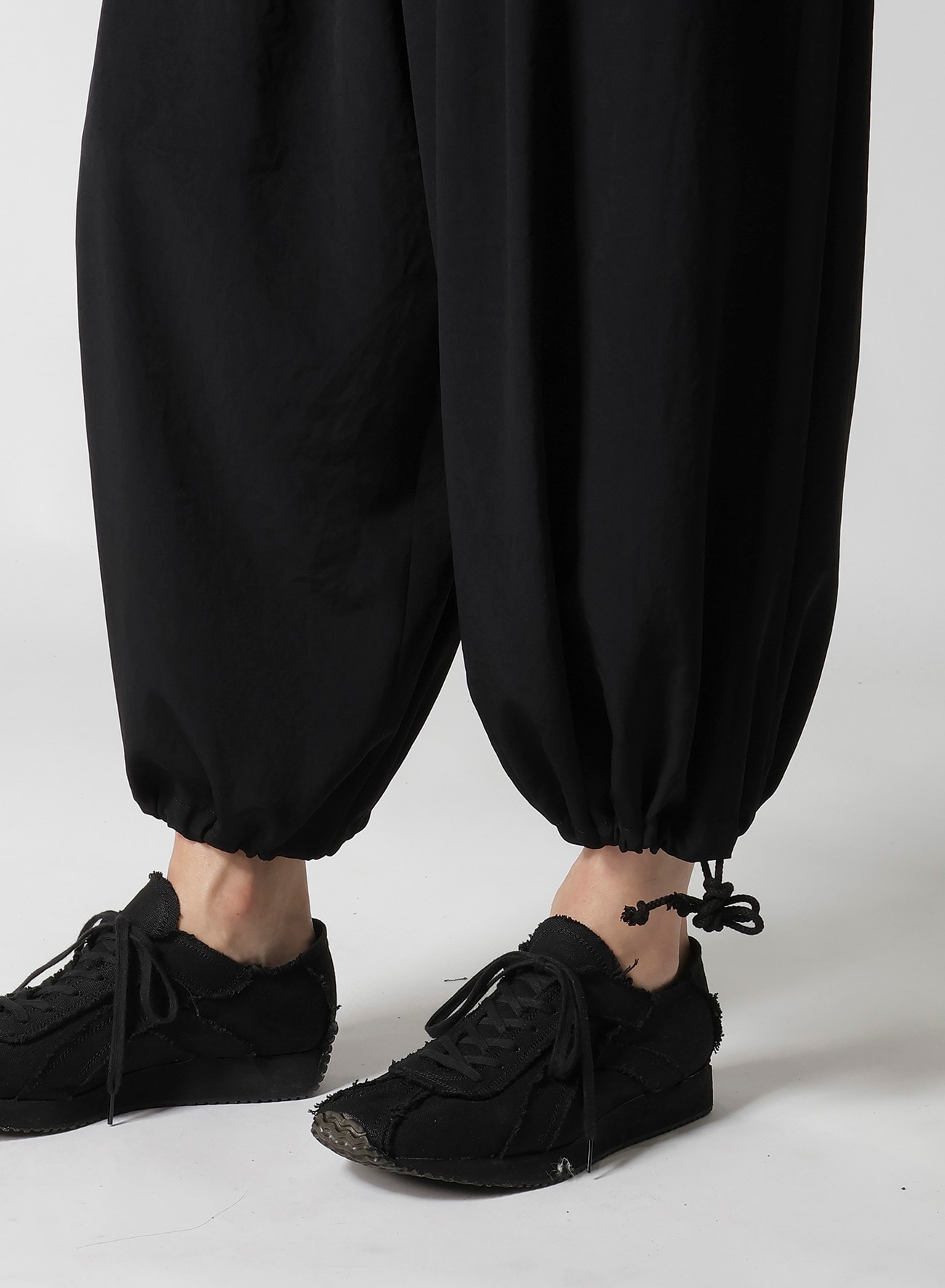 TA TUXEDO SLIM BALLON PANTS