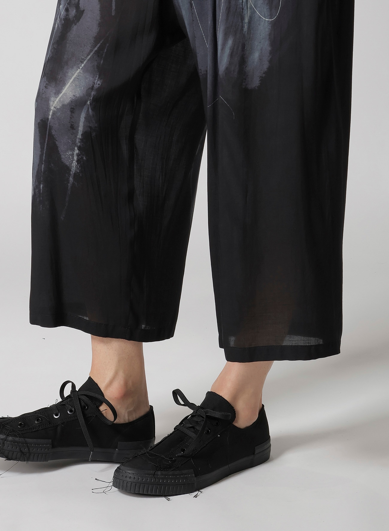 【1/11 10:00 Release】TUCKED SEAM PANTS