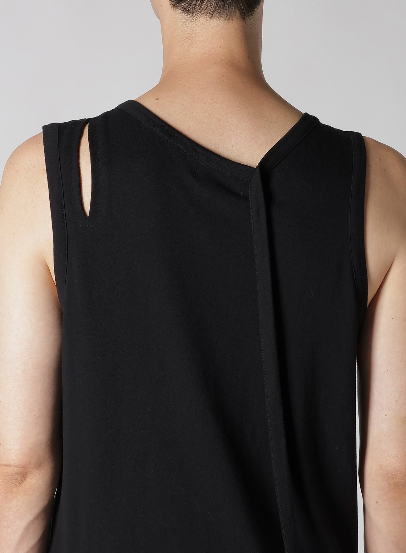 【1/11 10:00 Release】SINGLE JERSEY BINDER V NECK TANK TOP