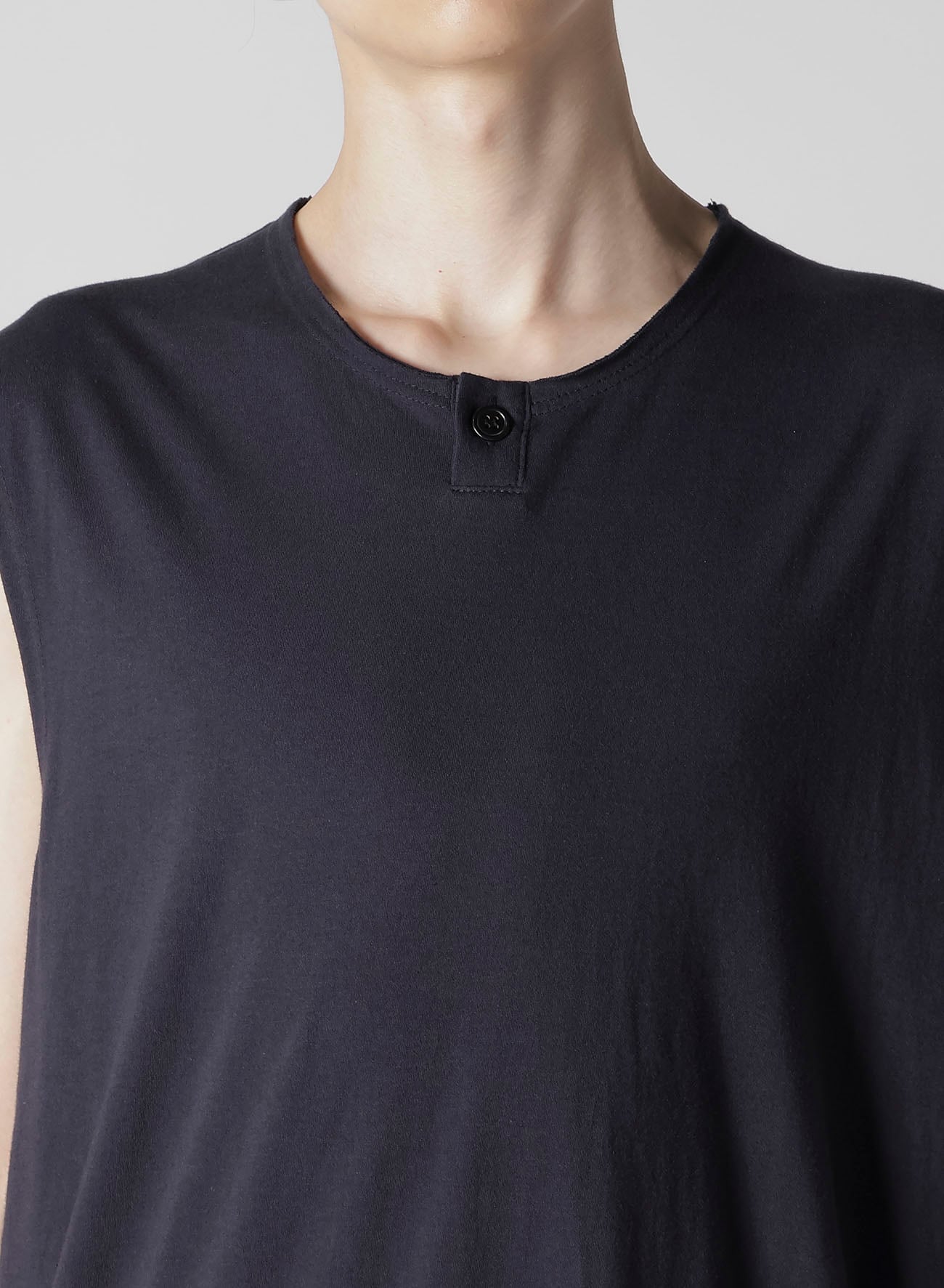 COMBED SINGLE JERSEY SINGLE BUTTON TANK TOP