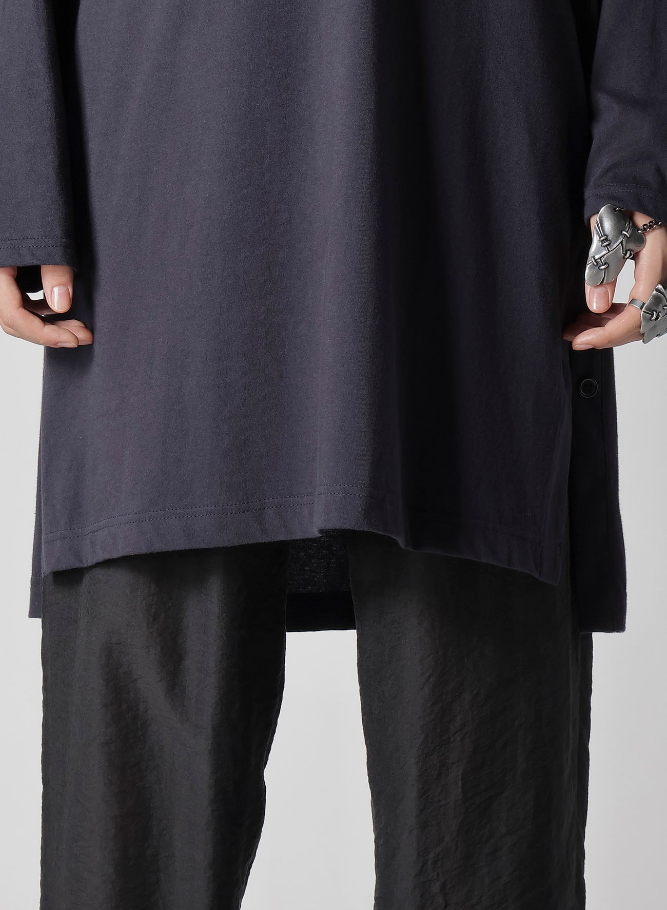 COMBED SINGLE JERSEY SINGLE BUTTON HENRY NECK LS T