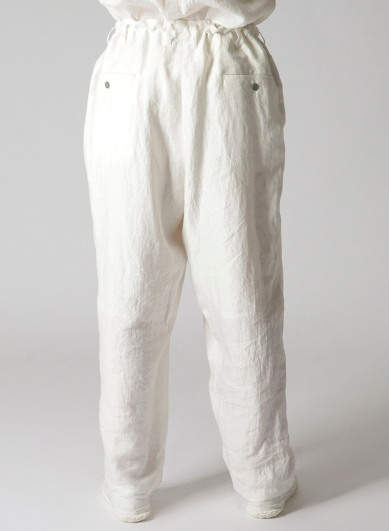 WHITE 60KADHI・FLAX U-WHITE SIDE SEAM TUCK PANTS(S White): Yohji