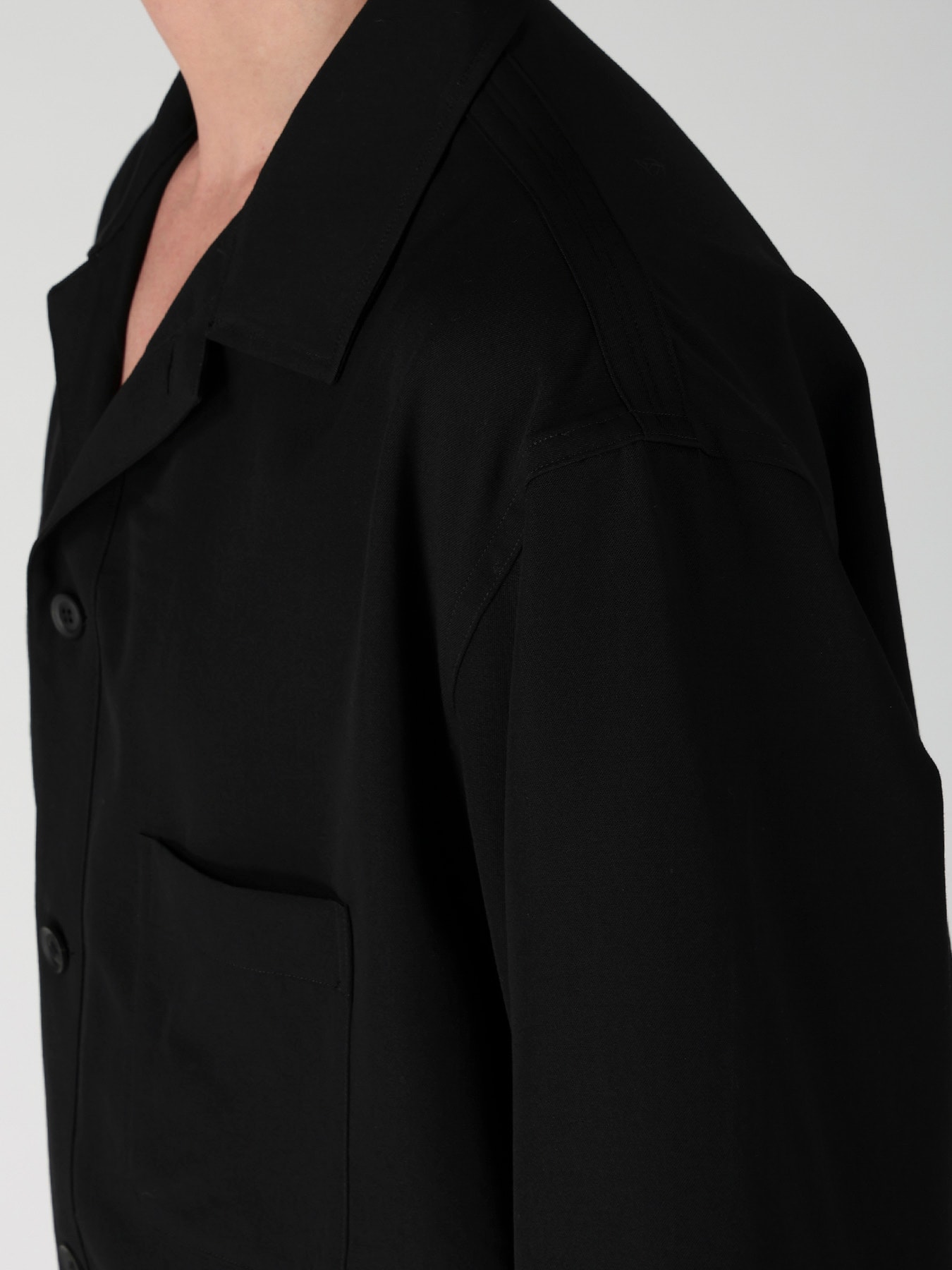 WOOL GABARDINE OPEN COLLAR FRONT SHOULDER BLOUSE